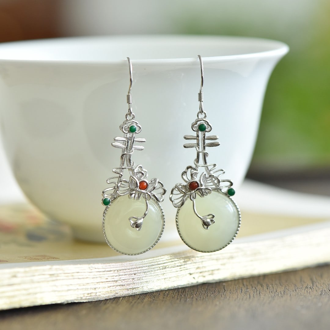 A Pair of Exquisite Sterling Silver Inlaid White Jade Earrings: A Pair of Exquisite Sterling Silver Inlaid White Jade Earrings,Size:15mmx15mm 一对纯银镶白玉耳环