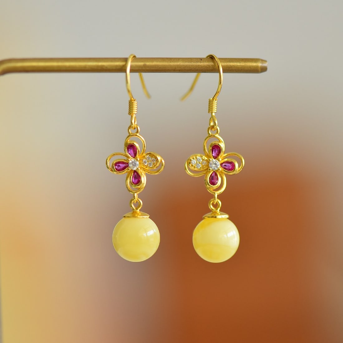 A Pair of Exquisite Sterling Silver-Gold Plated Inlaid Amber Earrings,Inlaid Diamond (1 of 5)