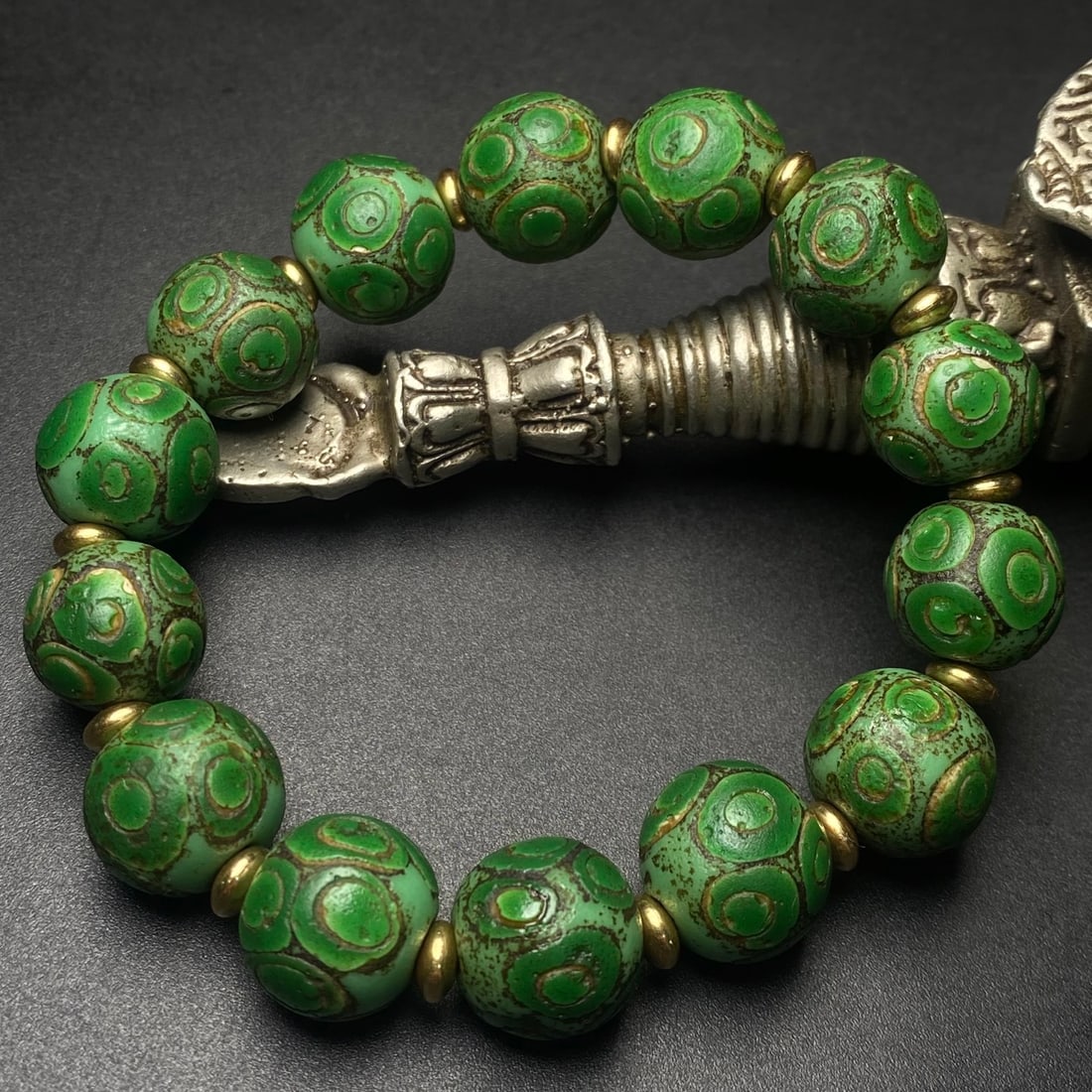 An Exquisite Glass Bracelets - 5