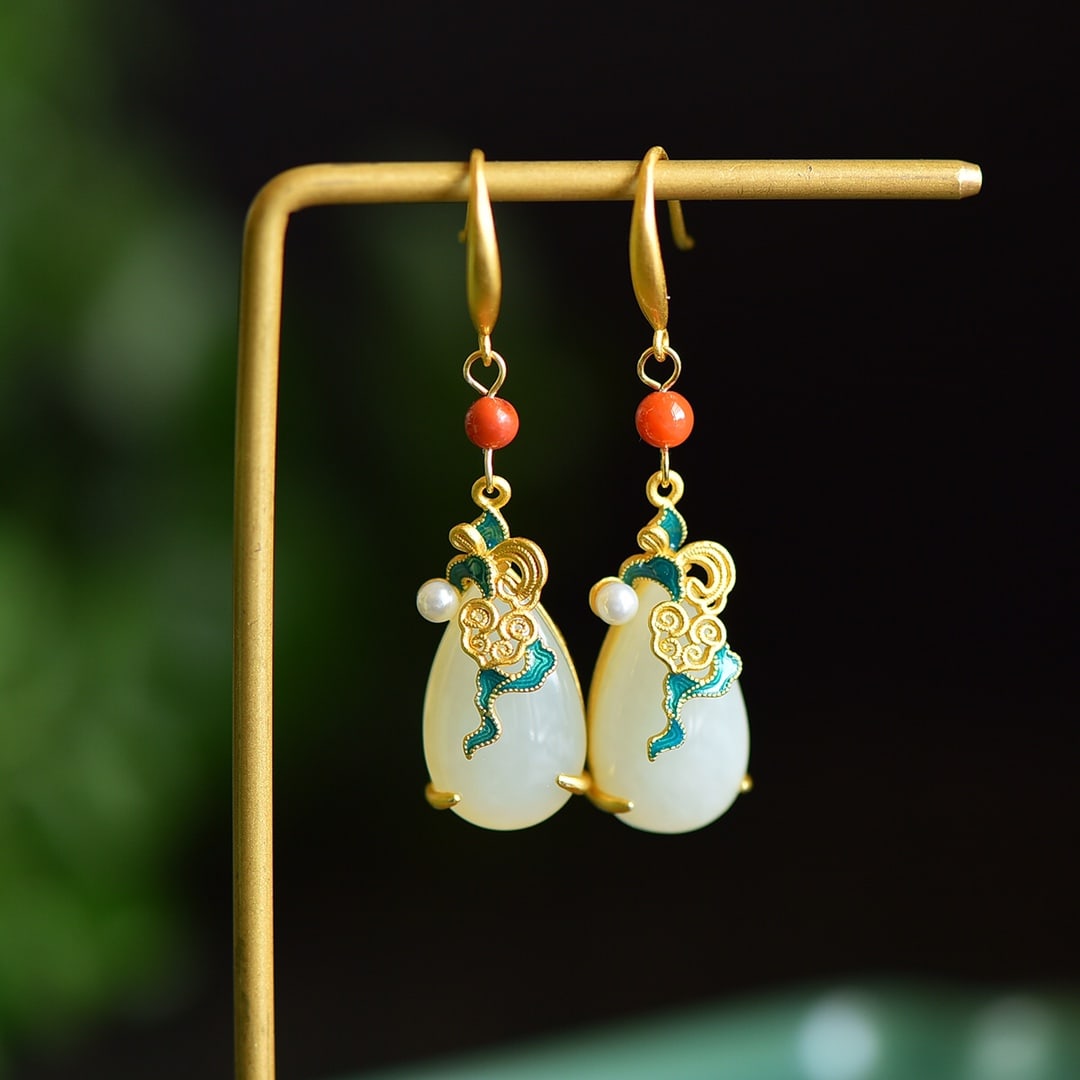 A Pair of Exquisite Sterling Silver-Gold Plated Inlaid White Jade Enamel Earrings,Inlaid Pearl: A Pair of Exquisite Sterling Silver-Gold Plated Inlaid White Jade Enamel Earrings,Inlaid Pearl 