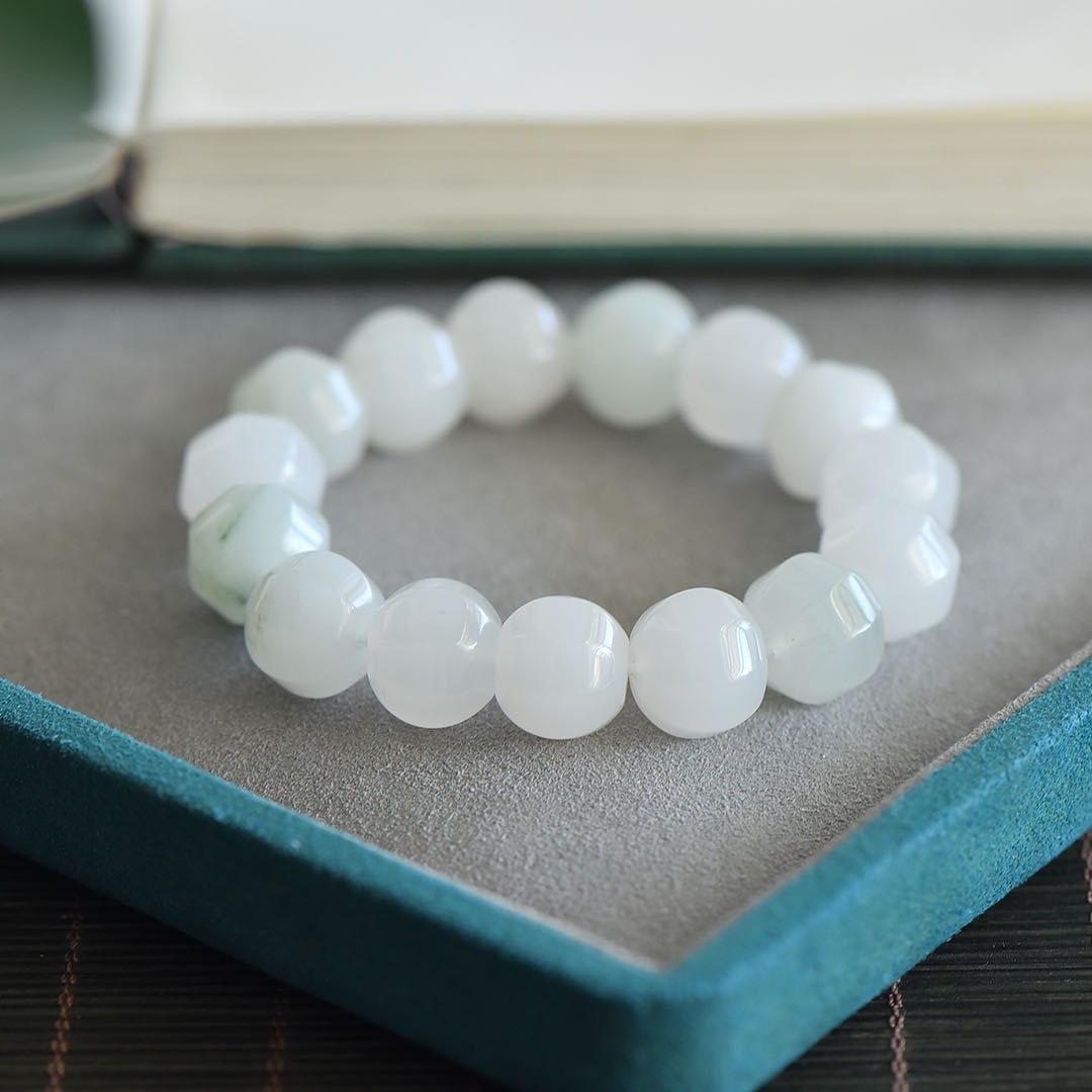 An Exquisite White Jade Bracelets - 2