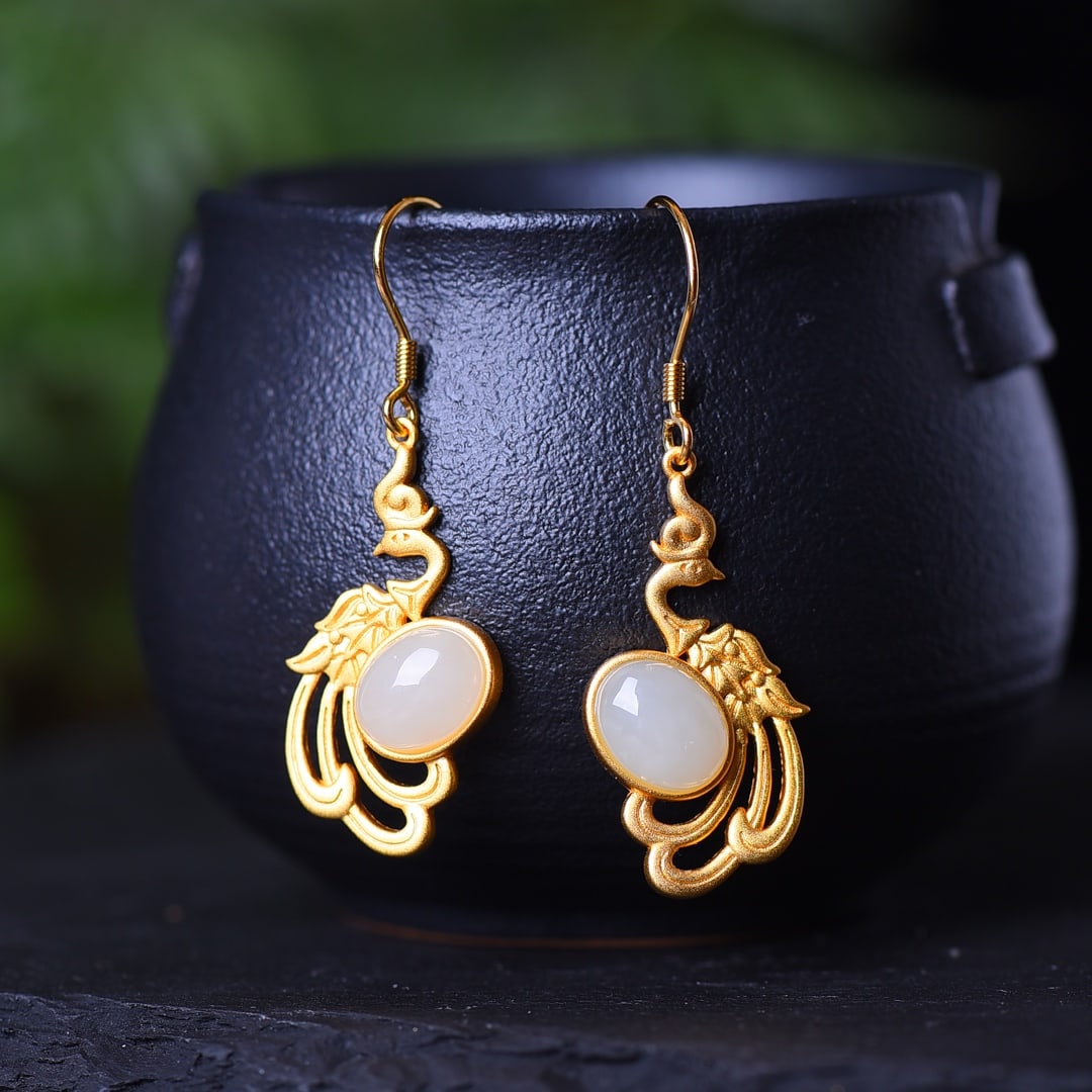 A Pair of Exquisite Sterling Silver-Gold Plated Inlaid White Jade Earrings: A Pair of Exquisite Sterling Silver-Gold Plated Inlaid White Jade Earrings,Size:7mmx8mm 一对纯银镀金镶白玉耳环