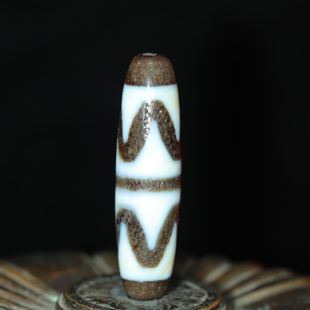 An Exquisite Dzi Bead Pendant (1 of 9)