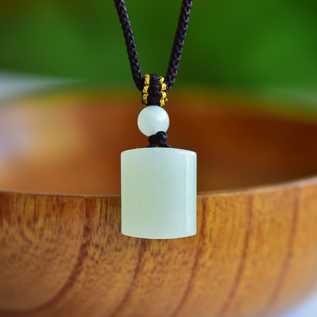 An Exquisite White Jade Pendant: An Exquisite White Jade Pendant,Size:16mmx13mmx7mm 寓意:保佑平安吉祥 事事顺利 白玉吊坠