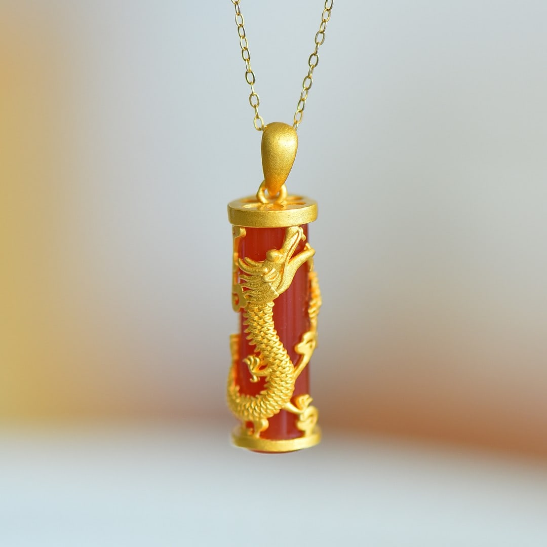 An Exquisite Sterling Silver-Gold Plated Inlaid Agate Pendant: An Exquisite Sterling Silver-Gold Plated Inlaid Agate Pendant,Size:7mmx23mm 纯银镀金镶玛瑙吊坠