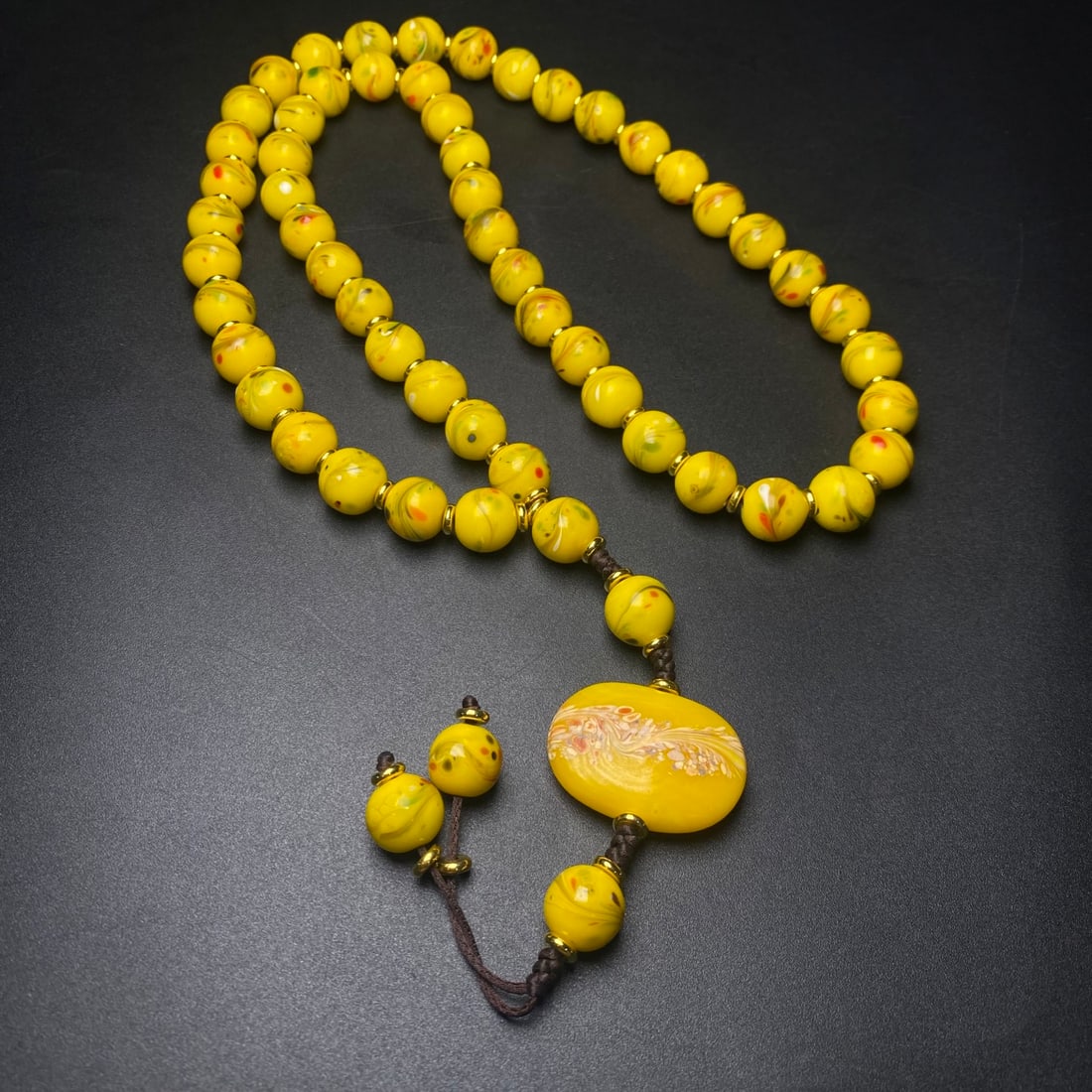 An Exquisite Glass Necklace (1 of 9)