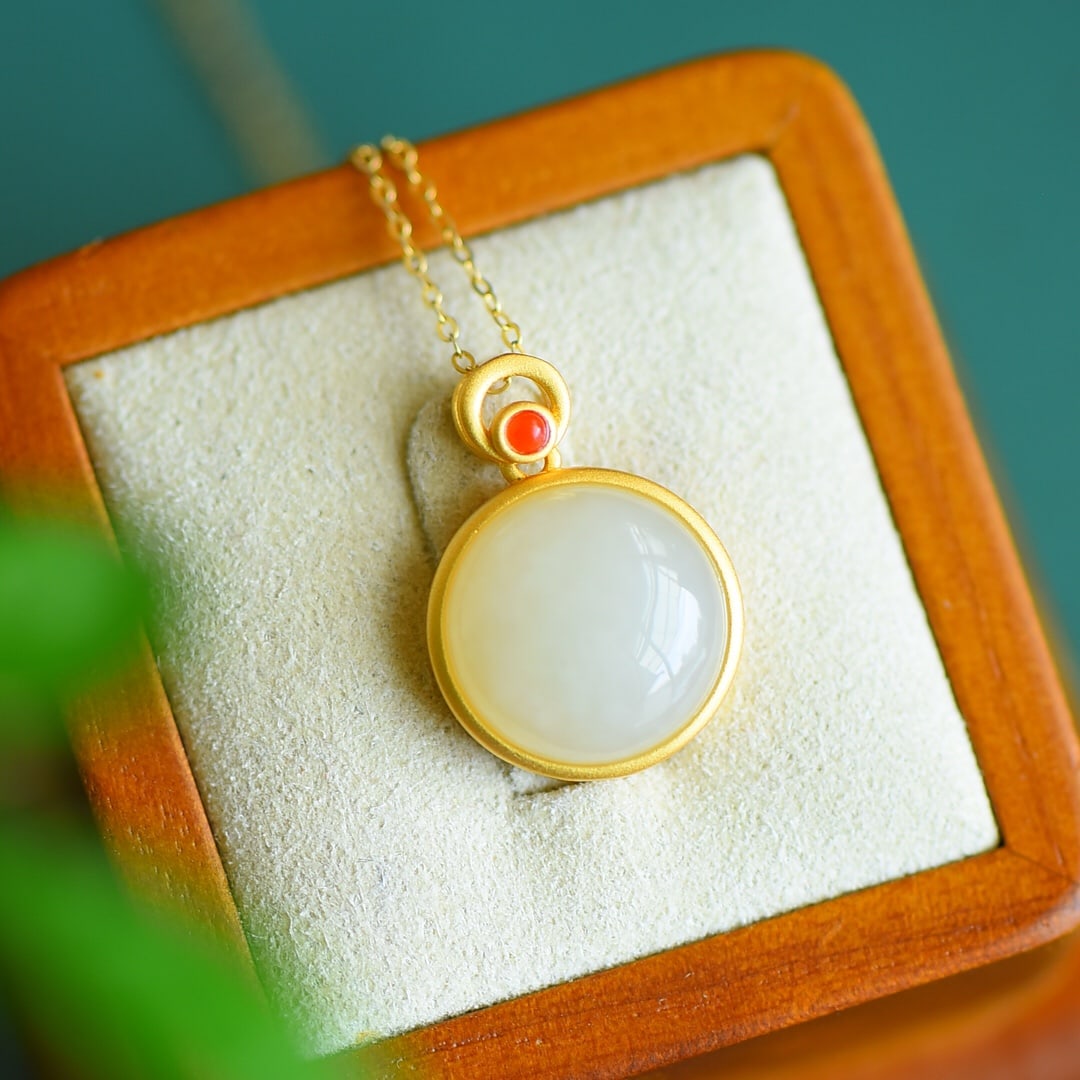 A Set of Fine Sterling Silver-Gold Plated Inlaid White Jade Jewelrys: A Set of Fine Sterling Silver-Gold Plated Inlaid White Jade Jewelrys,Size:(Earrings)10mmx10mm,(Ring)10mmx10mm,(Pendant)15mmx15mm 