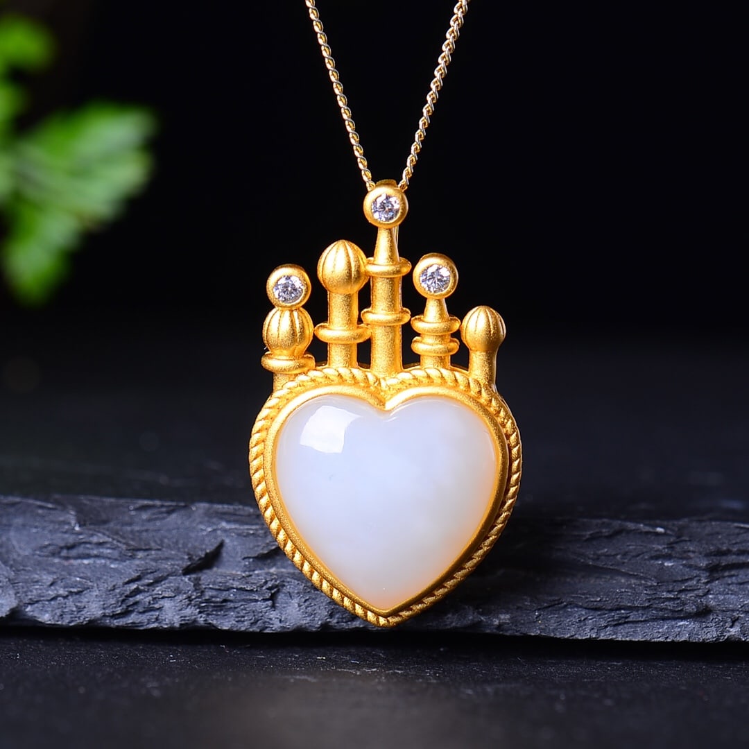 A Set of Fine Sterling Silver-Gold Plated Inlaid White Jade Jewelrys: A Set of Fine Sterling Silver-Gold Plated Inlaid White Jade Jewelrys,Size:(Earrings)7mmx9mm,(Pendant)14mmx14mm,(Ring)8mmx8mm 