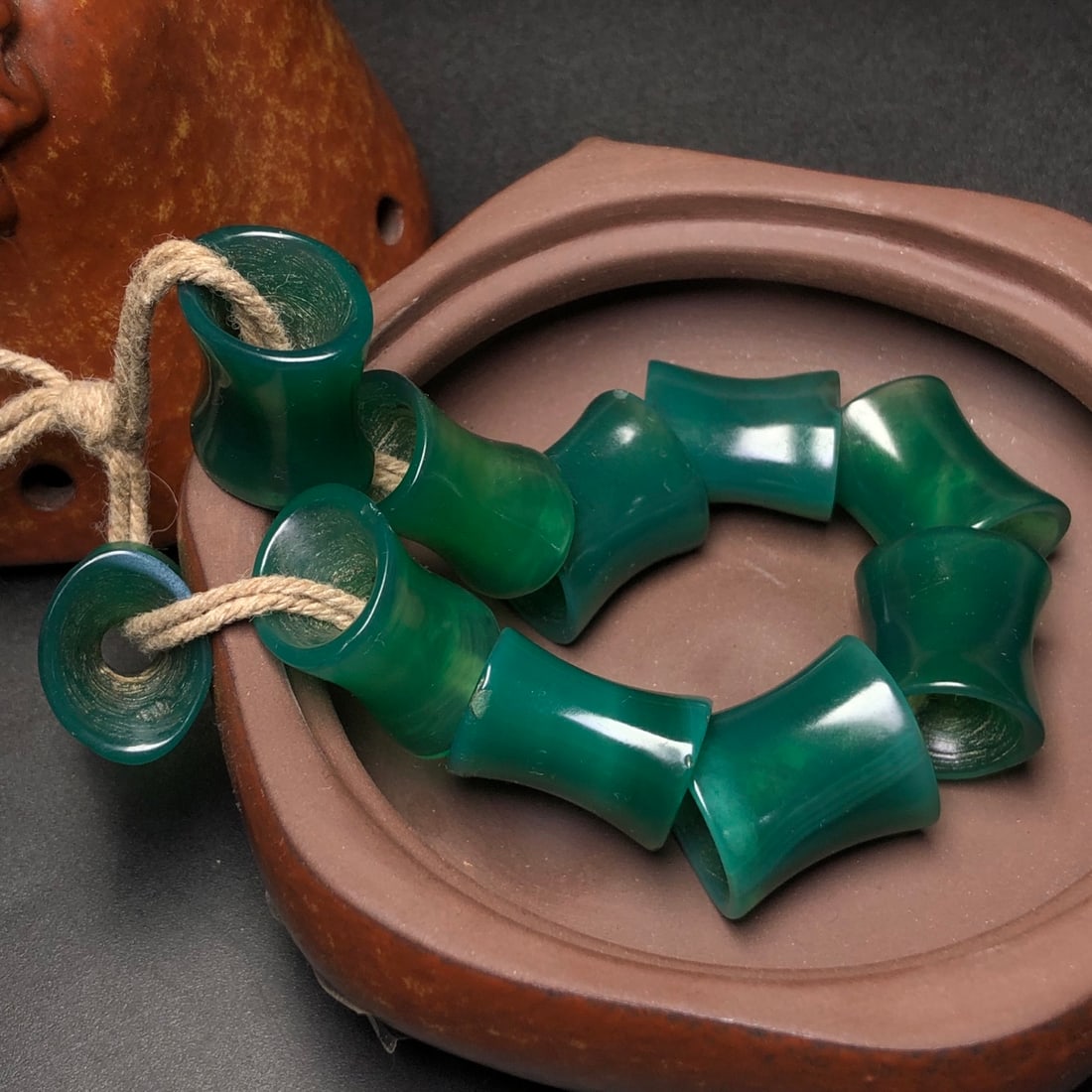 An Exquisite Agate Bracelets - 8