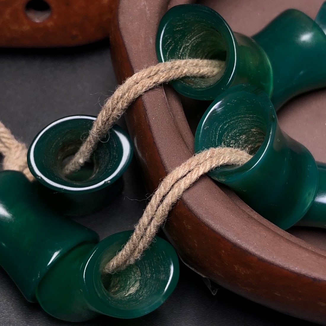 An Exquisite Agate Bracelets - 9