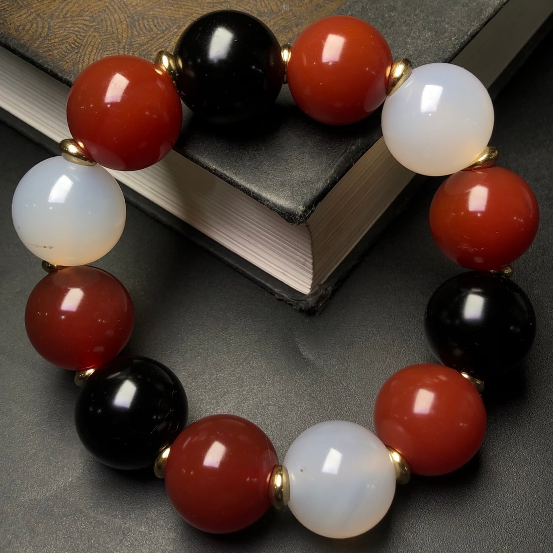 An Exquisite Agate Bracelets - 5