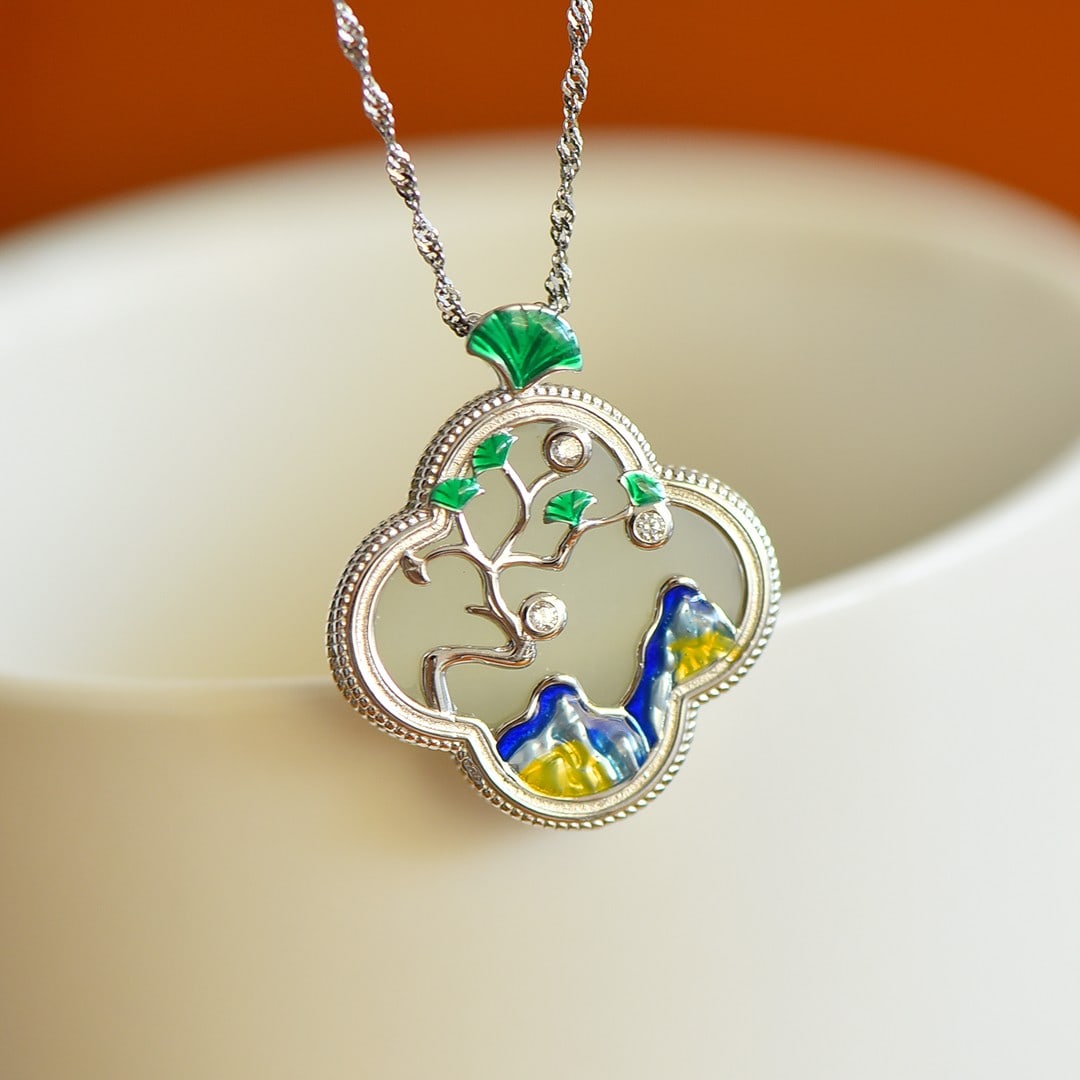 An Exquisite Sterling Silver Inlaid White Jade Enamel Pendant,Inlaid Diamonds: An Exquisite Sterling Silver Inlaid White Jade Enamel Pendant,Inlaid Diamonds,Size:20mmx20mm 纯银镶白玉珐琅吊坠,嵌钻石