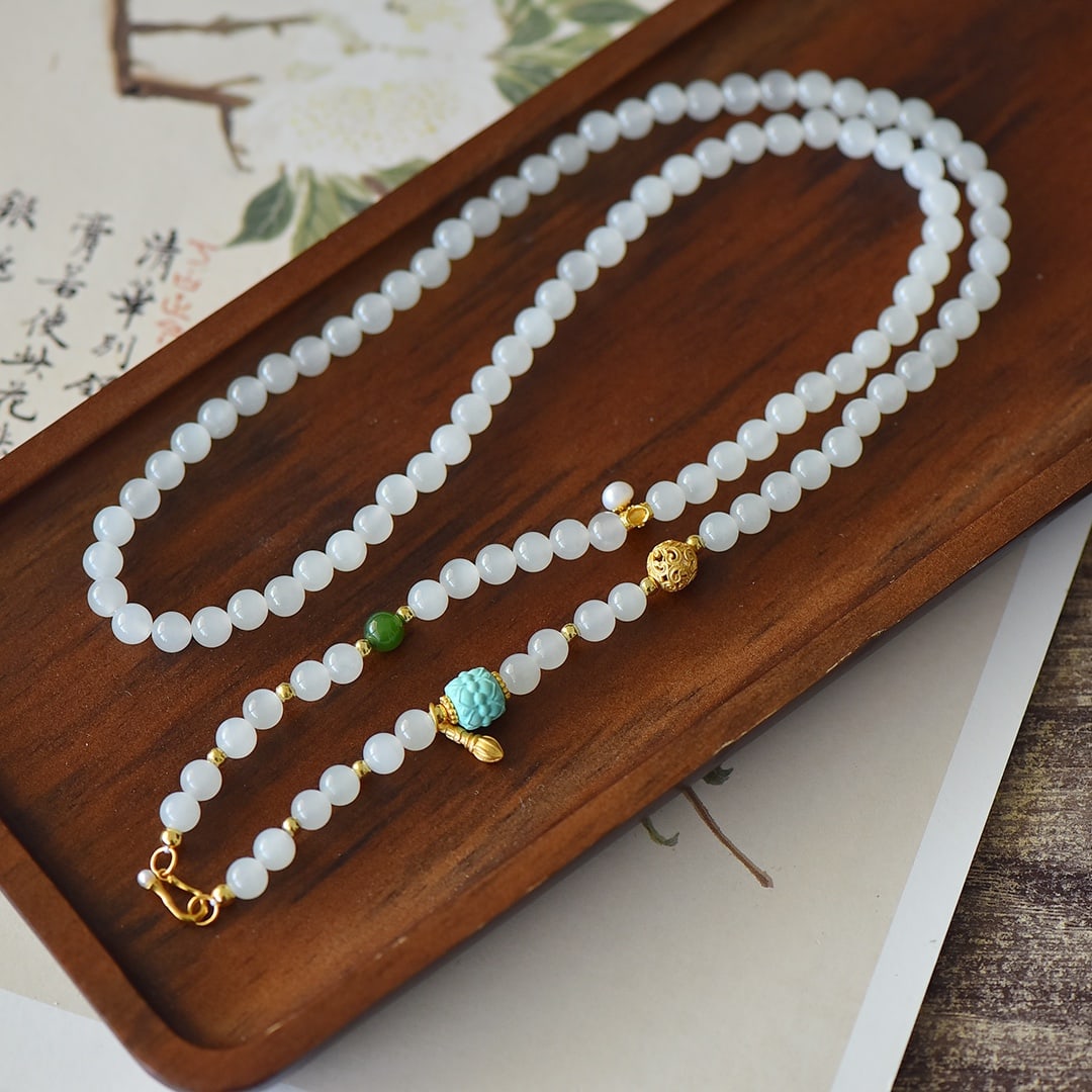 An Exquisite White Jade Necklace,With Turquoise: An Exquisite White Jade Necklace,With Turquoise,Size:6mmmm 白玉项链,配绿松石