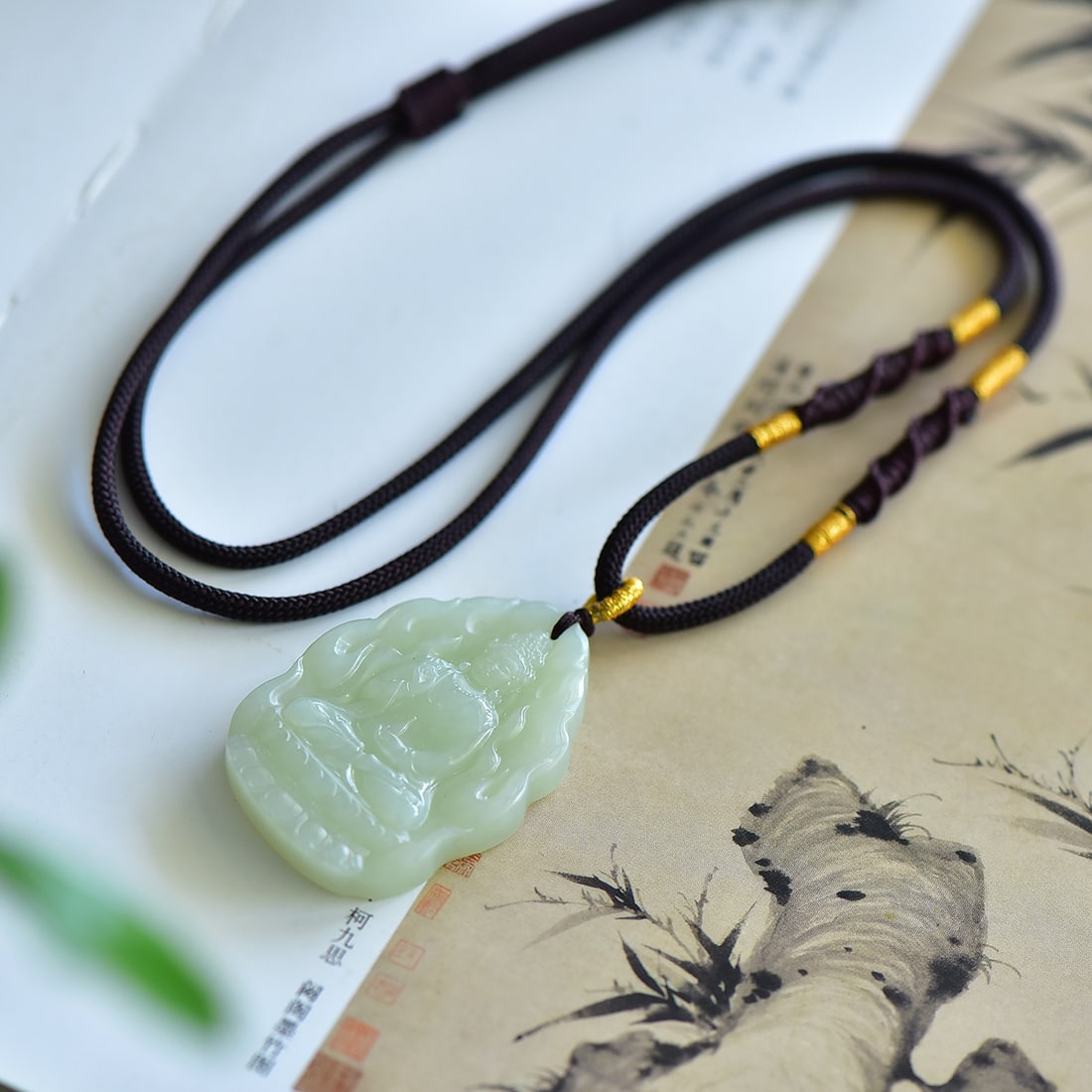 An Exquisite White Jade Avalokitesvara Pendant: An Exquisite White Jade Avalokitesvara Pendant,Size:48mmx35mmx7mm 