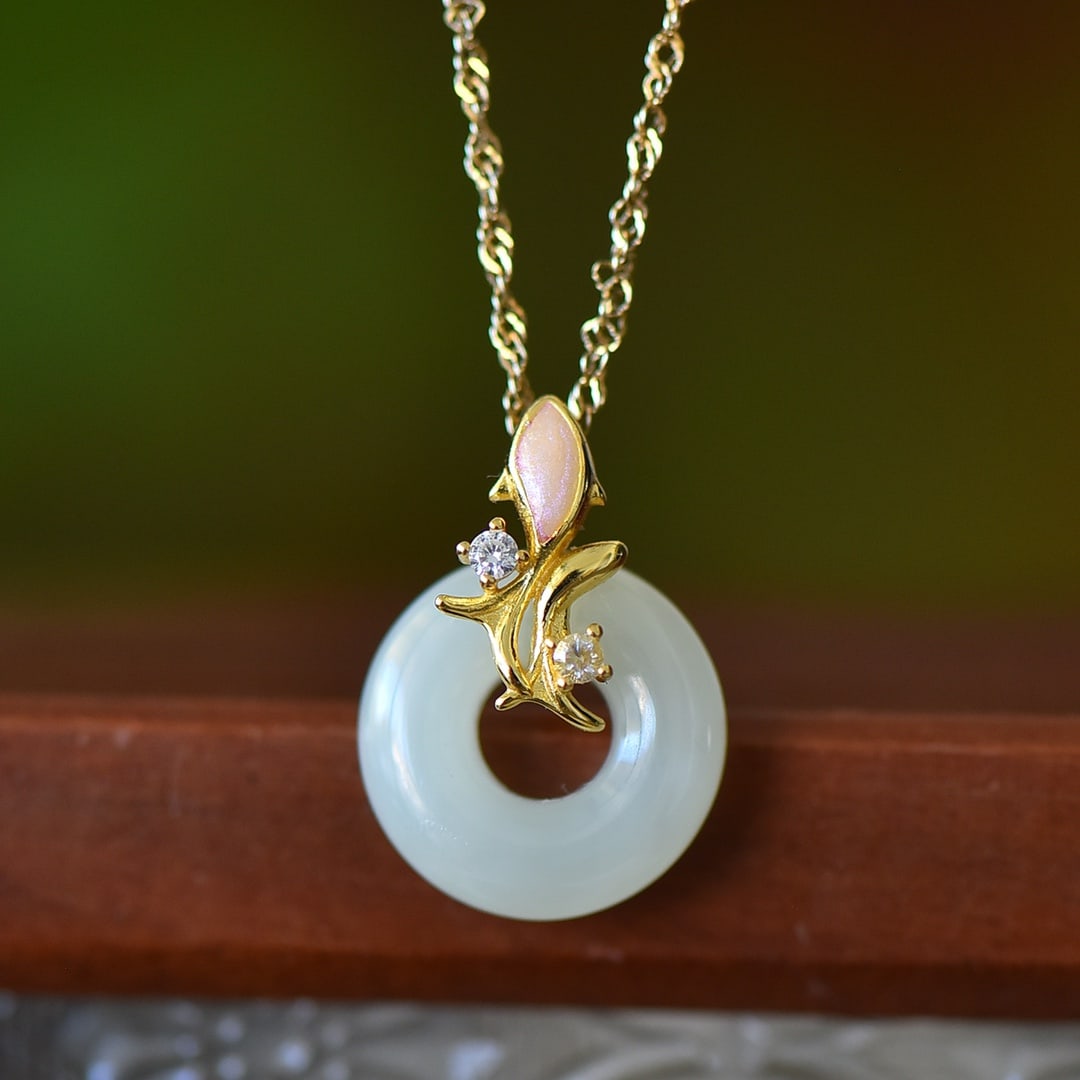 An Exquisite Sterling Silver-Gold Plated Inlaid White Jade Enamel Pendant: An Exquisite Sterling Silver-Gold Plated Inlaid White Jade Enamel Pendant,Size:15mmx15mm 纯银镀金镶白玉珐琅吊坠