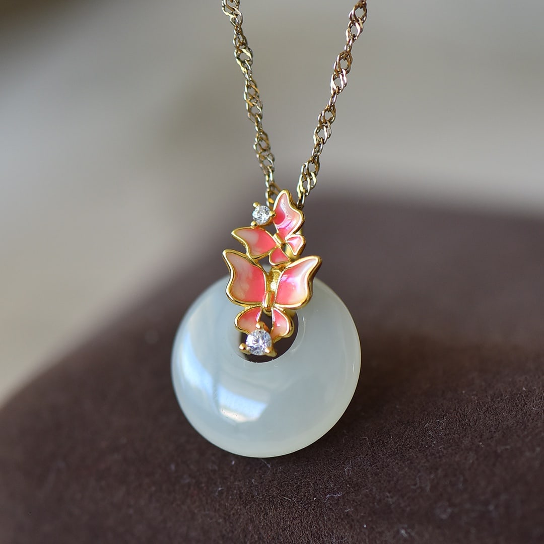 An Exquisite Sterling Silver-Gold Plated Inlaid White Jade Enamel Pendant: An Exquisite Sterling Silver-Gold Plated Inlaid White Jade Enamel Pendant,Size:15mmx15mm 纯银镀金镶白玉珐琅吊坠