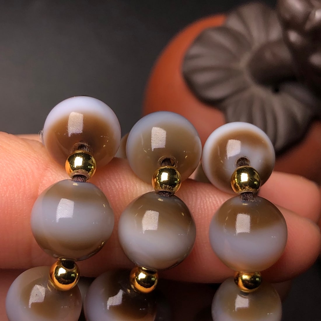 An Exquisite Agate Necklace - 8