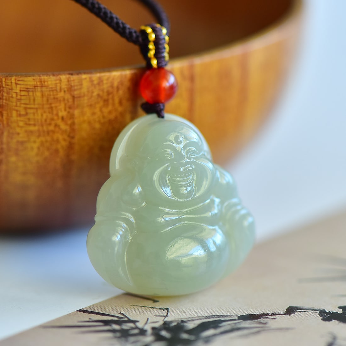 An Exquisite White Jade Maitreya Buddha Pendant: An Exquisite White Jade Maitreya Buddha Pendant,Size:30mmx3mm 寓意:吉祥 平安健康 白玉弥勒佛像吊坠