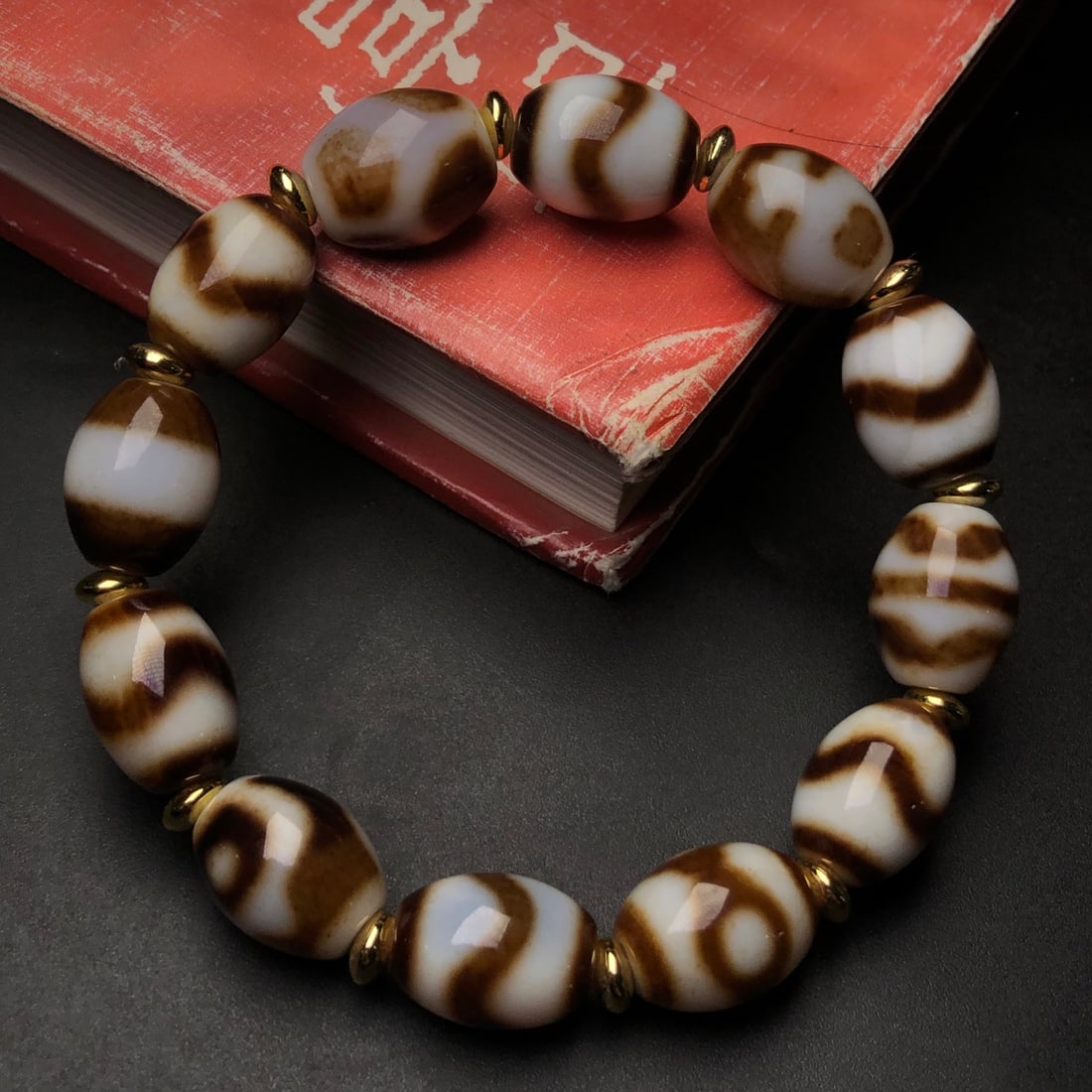 An Exquisite Dzi Bead Bracelets - 4