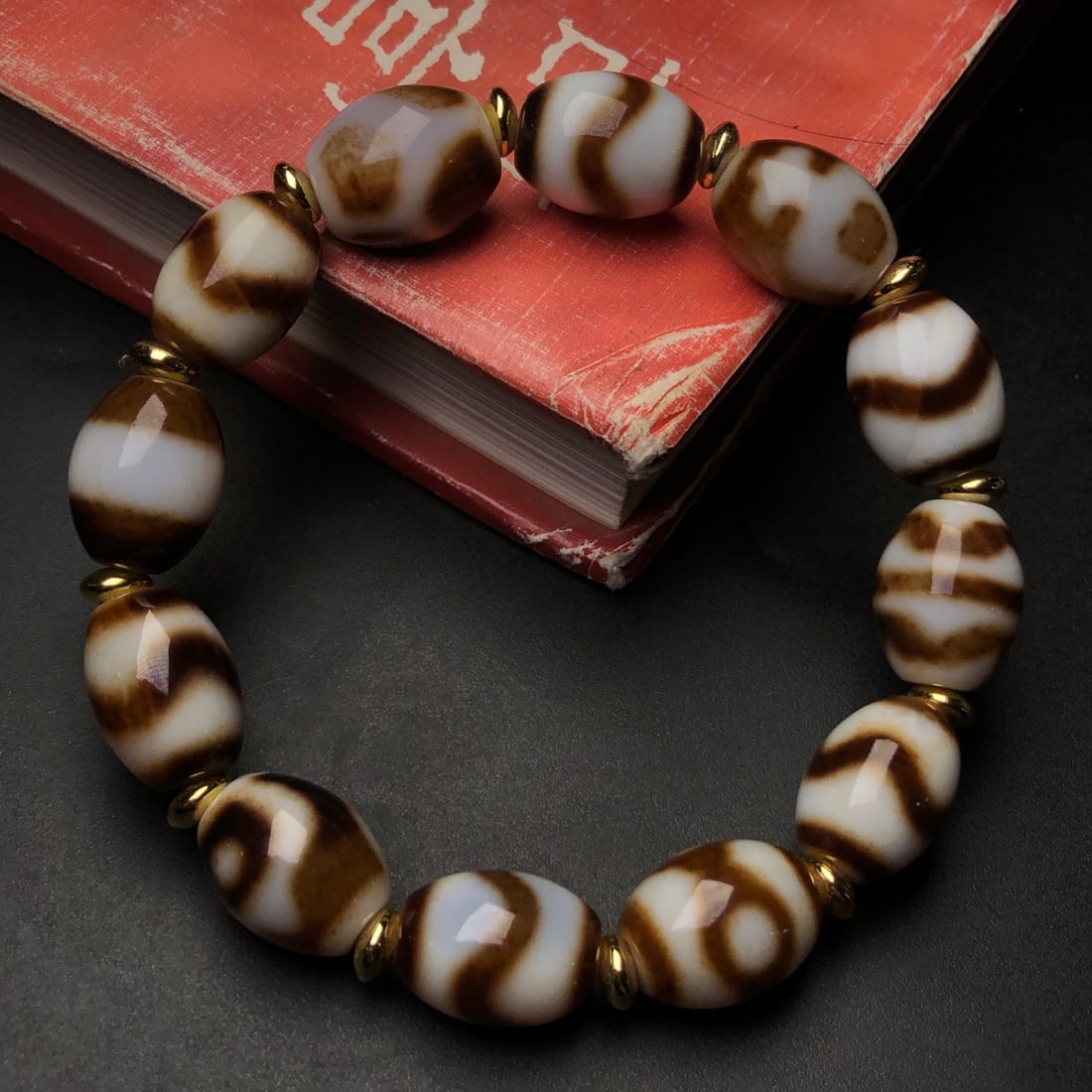An Exquisite Dzi Bead Bracelets - 6