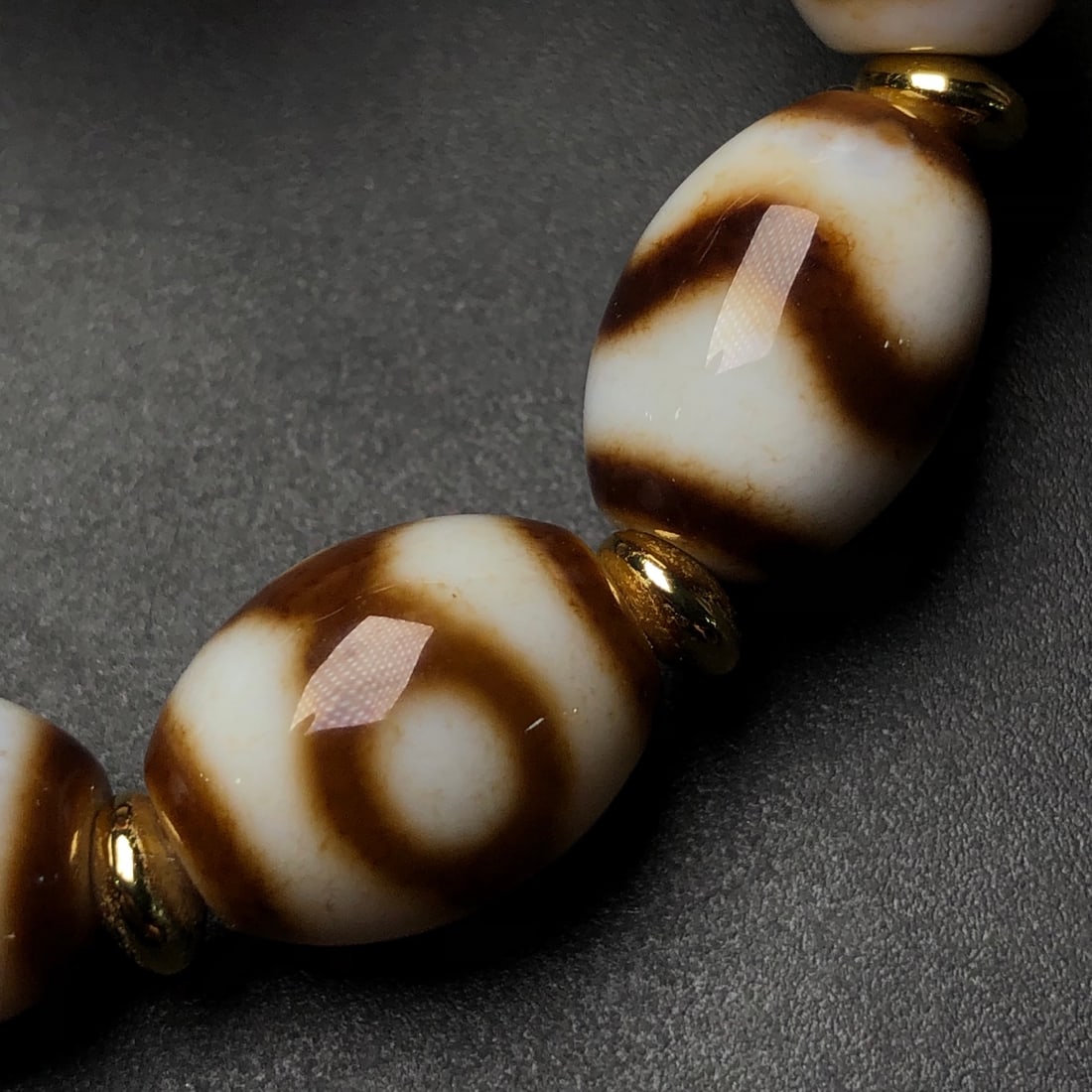 An Exquisite Dzi Bead Bracelets - 8