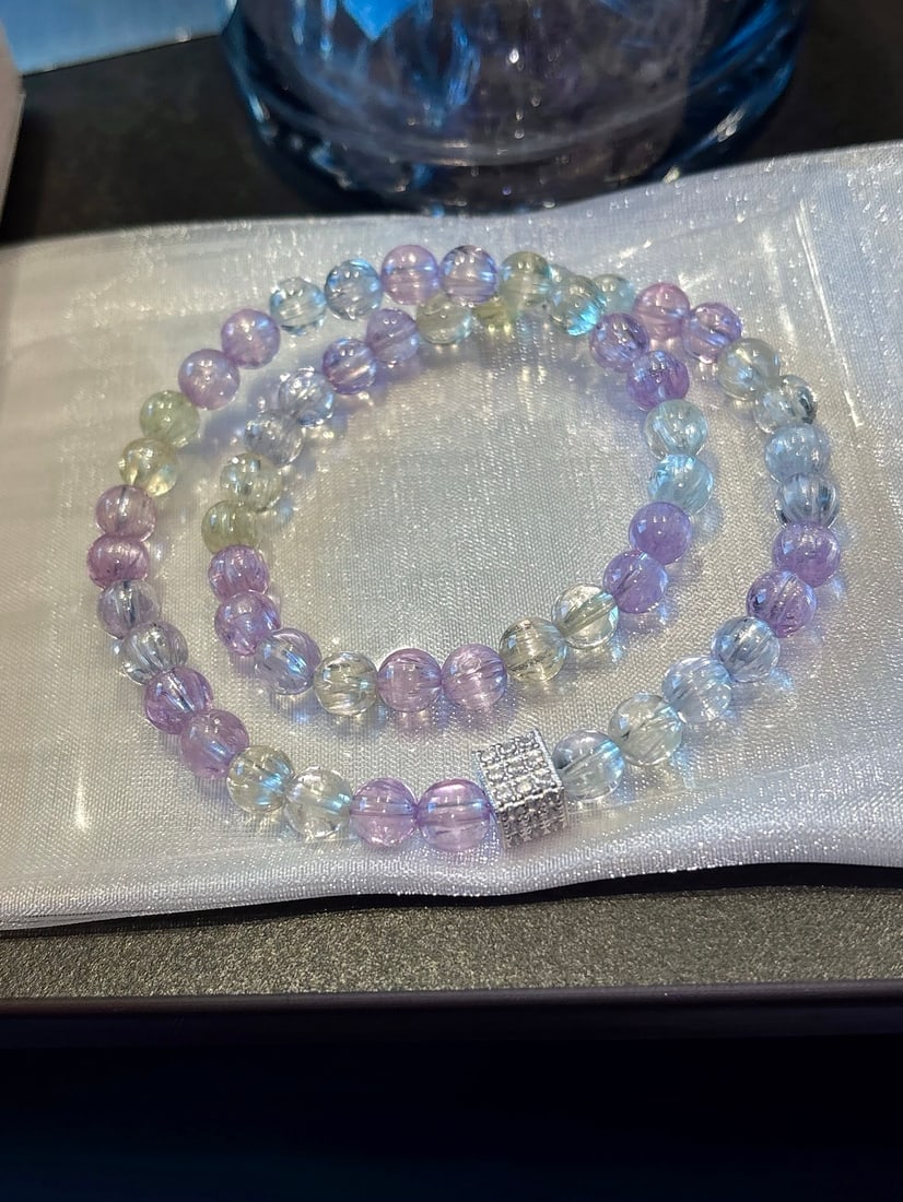 An Exquisite Crystal Bracelets: An Exquisite Crystal Bracelets,Size:7.8mm,Weight:35g 水晶手串