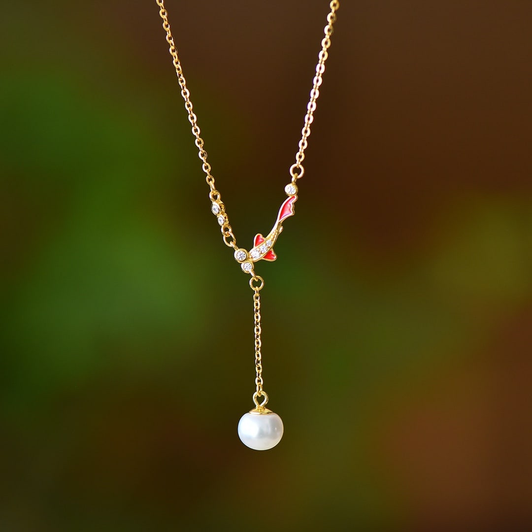 An Exquisite Sterling Silver-Gold Plated Inlaid White Jade Pendant: An Exquisite Sterling Silver-Gold Plated Inlaid White Jade Pendant, 纯银镀金镶白玉吊坠