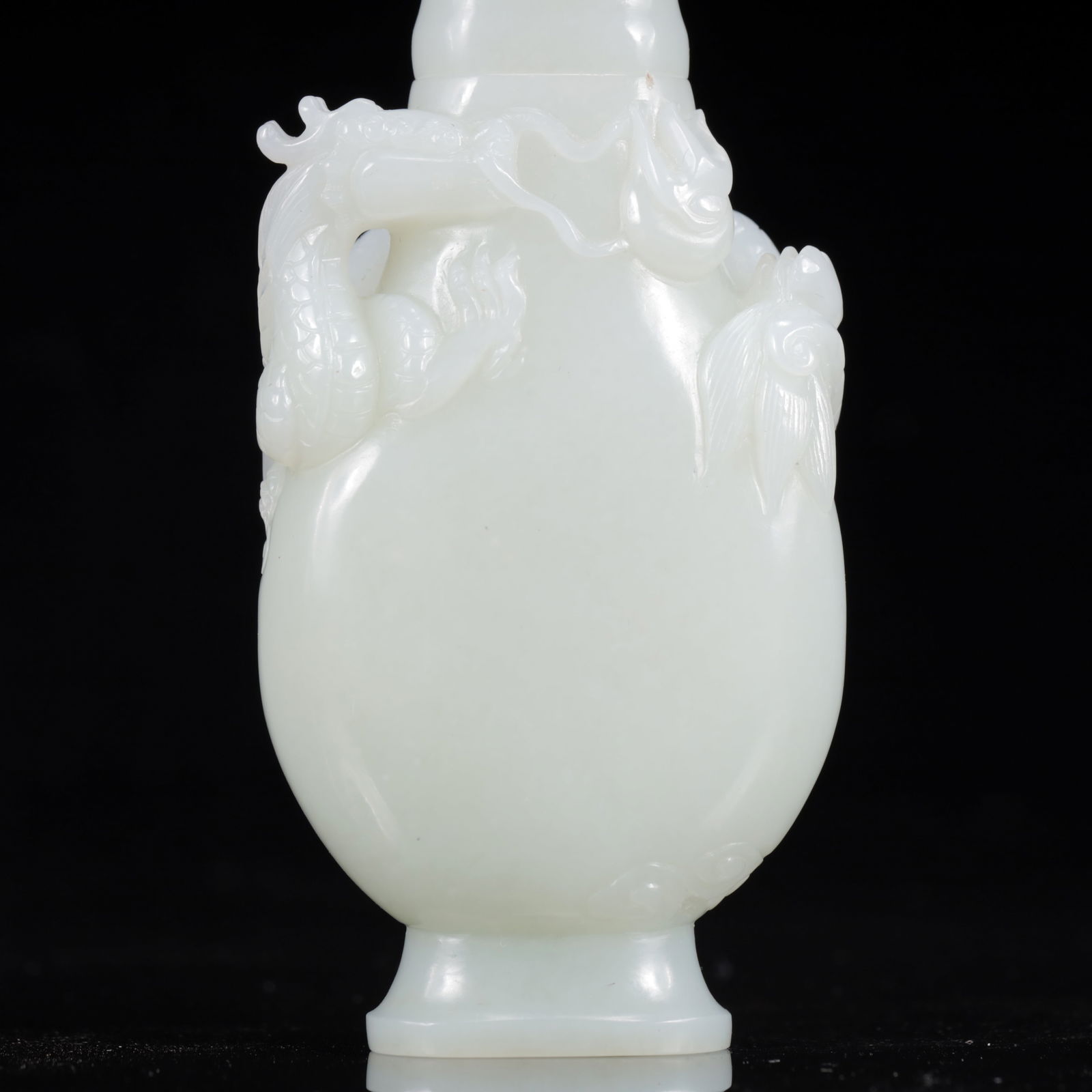 An Exquisite White Jade Dragon Pattern Bottle - 3