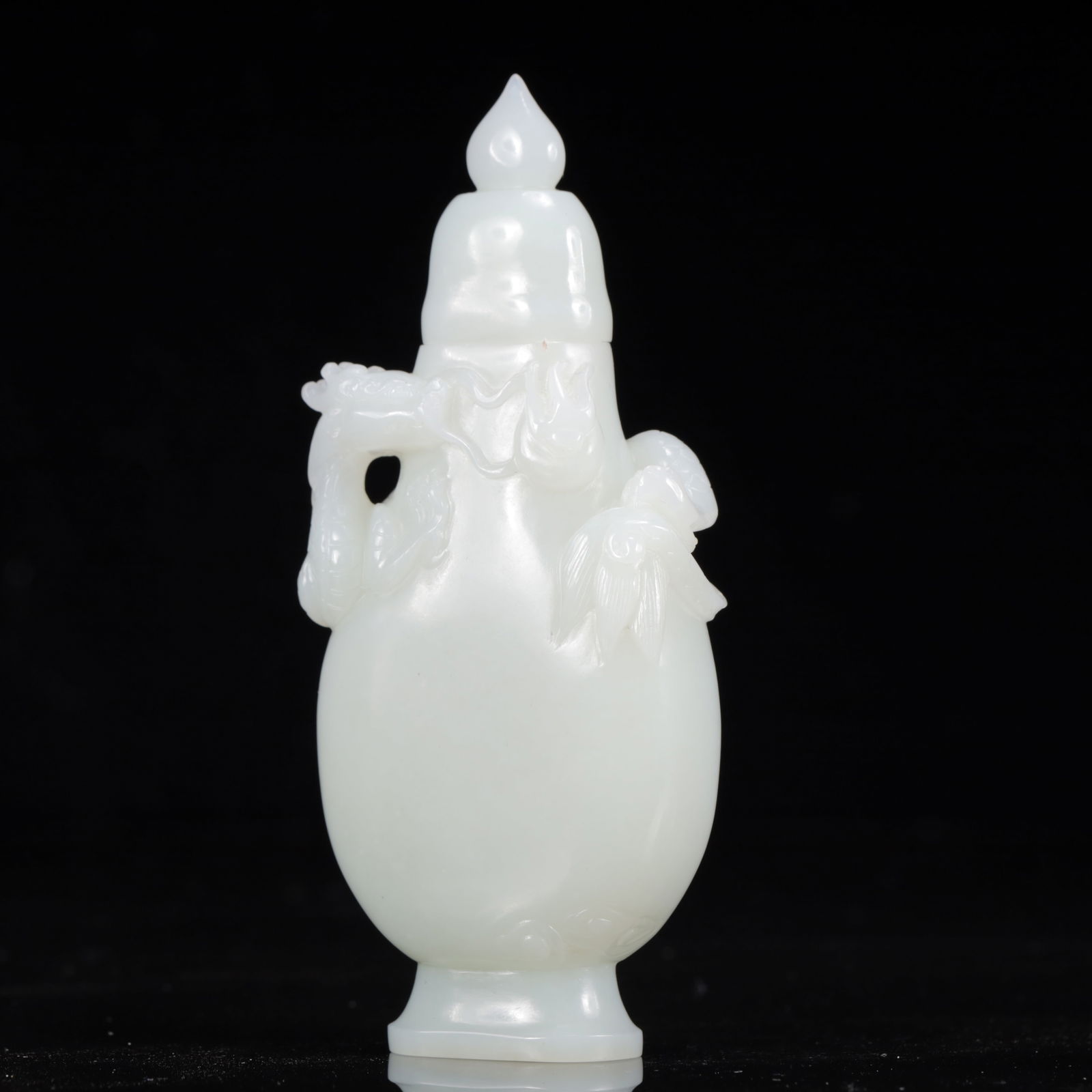 An Exquisite White Jade Dragon Pattern Bottle - 4