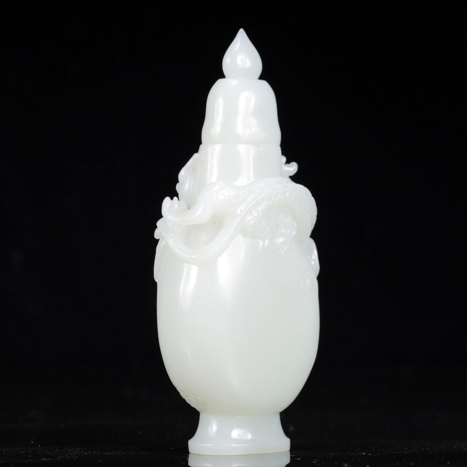 An Exquisite White Jade Dragon Pattern Bottle - 8
