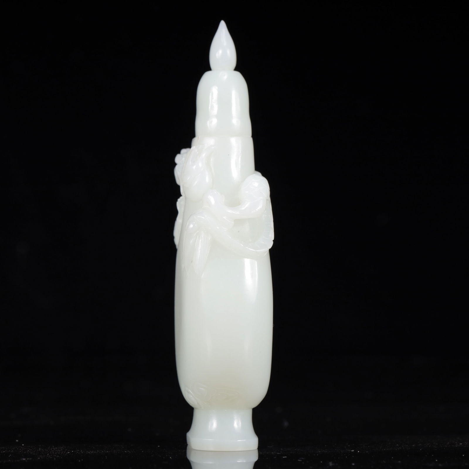 An Exquisite White Jade Dragon Pattern Bottle - 9