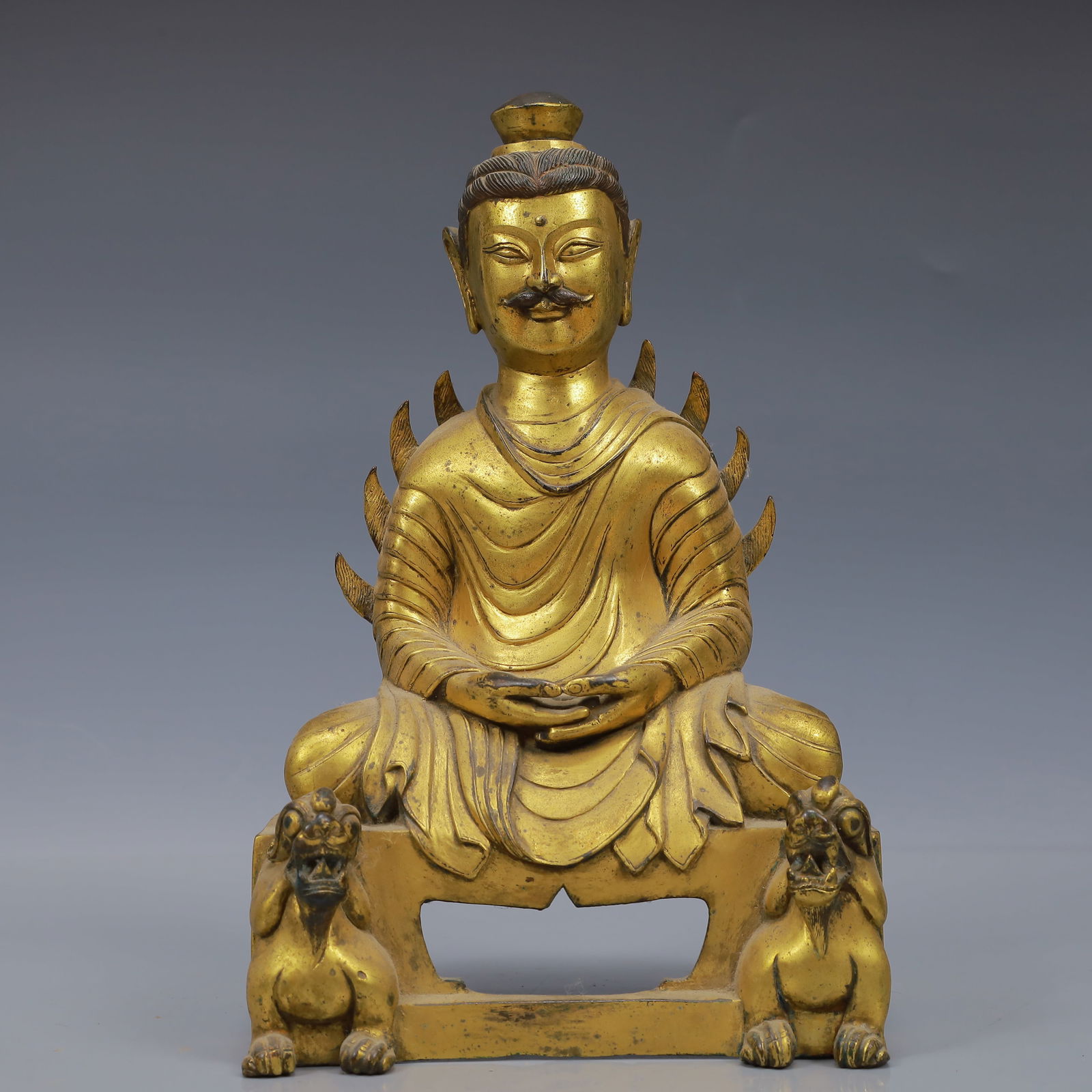 An Exquisite Gilt Bronze Statue of Bodhisattva: An Exquisite Gilt Bronze Statue of Bodhisattva,Qing Dynasty, China,Size:5.9inx3.9inx9.1in,Weight:1200g 铜鎏金菩萨像,中国清代