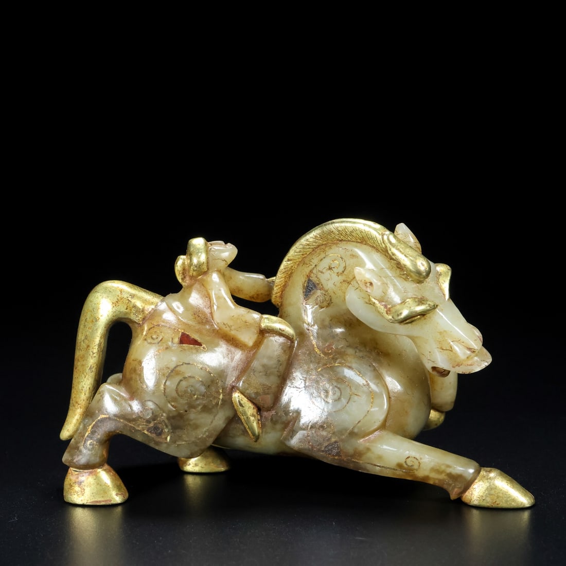 An Exquisite White Jade Inlaid Gold Figure Riding Horse Ornament: An Exquisite White Jade Inlaid Gold Figure Riding Horse Ornament,Qing Dynasty,China,Size:4.3inx1.6inx2.4in,Weight:240g 