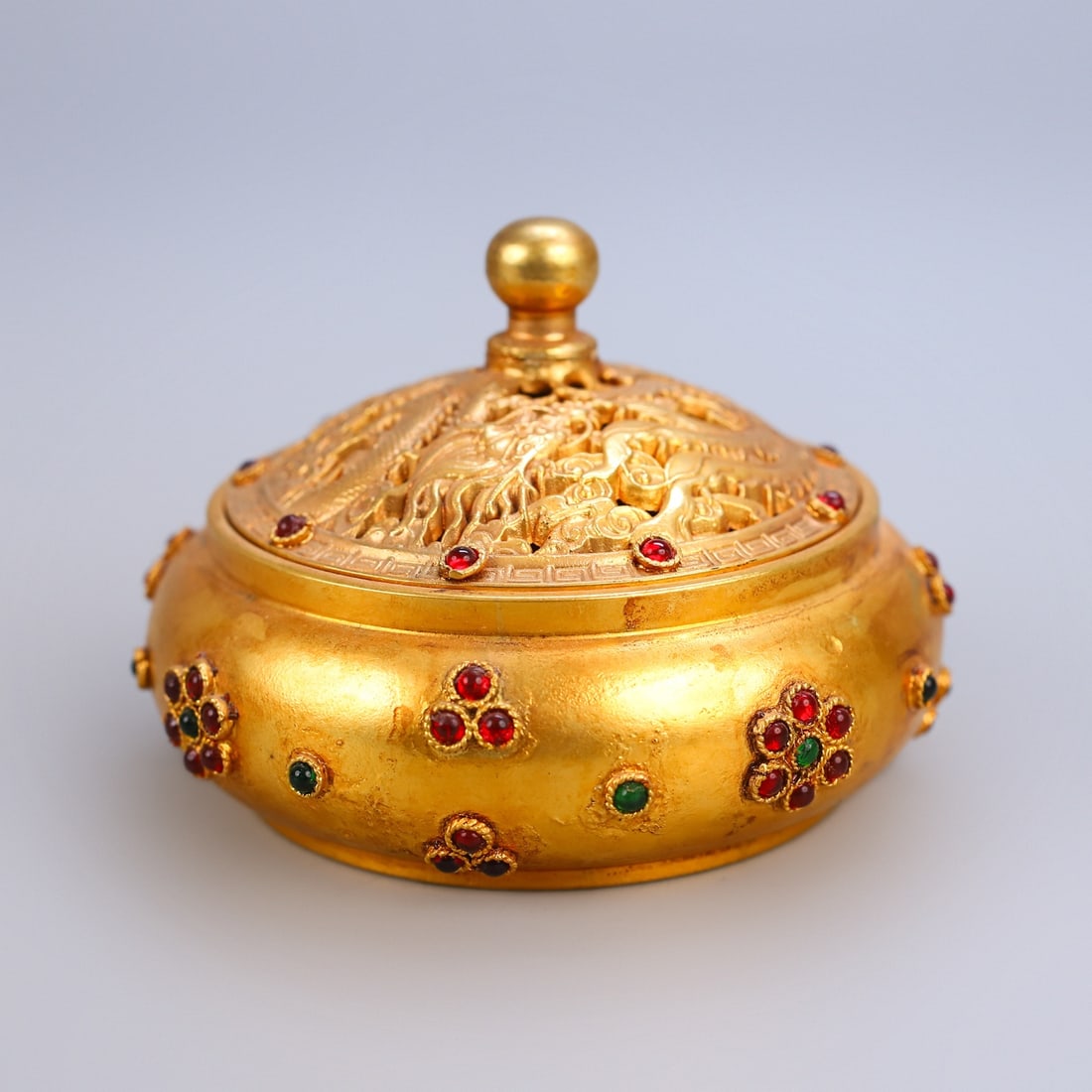 An Exquisite Gilt Bronze Dragon and Phoenix Pattern Censer,Inlaid Gems: An Exquisite Gilt Bronze Dragon and Phoenix Pattern Censer,Inlaid Gems,Qing Dynasty,China,Size:2.8inx3.5in,Weight:280g 铜镀金龙凤纹香炉,嵌宝