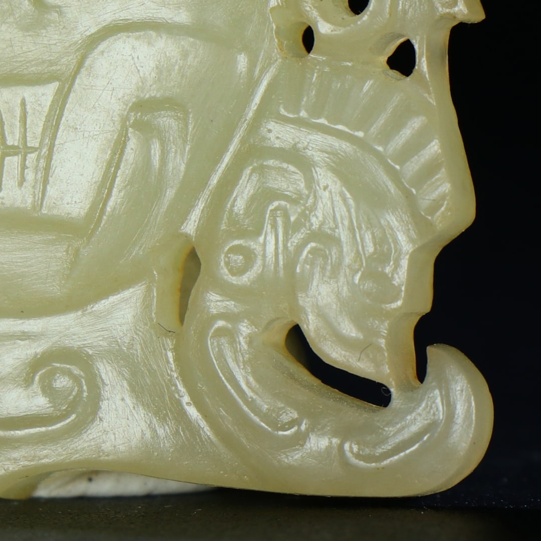 An Exquisite White Jade Human-face Pattern Pendant - 9