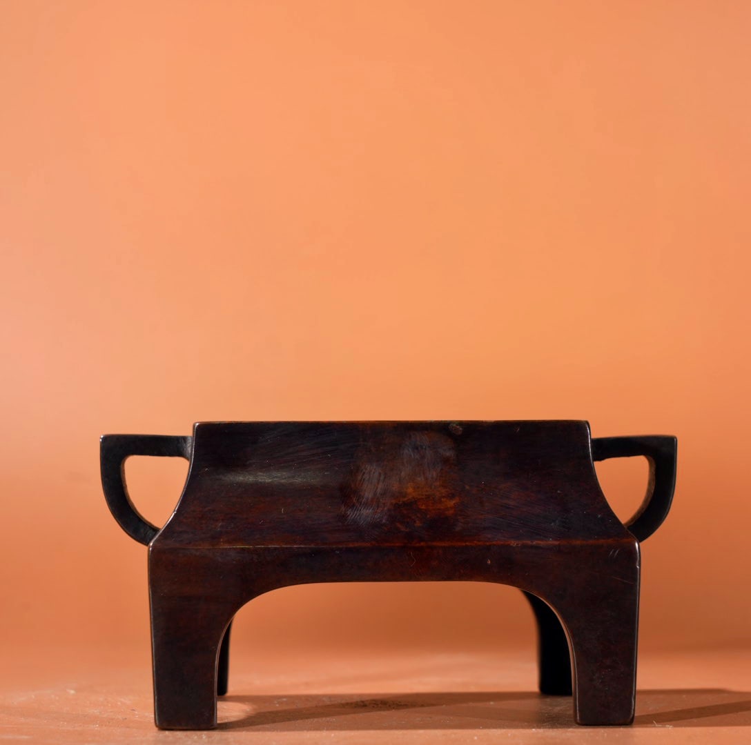 An Exquisite Bronze Double-Ears and Four Legs Censer: An Exquisite Bronze Double-Ears and Four Legs Censer,Qing Dynasty, China,With Mark,Size:2.4inx3.1inx2.1in,Weight:795g 