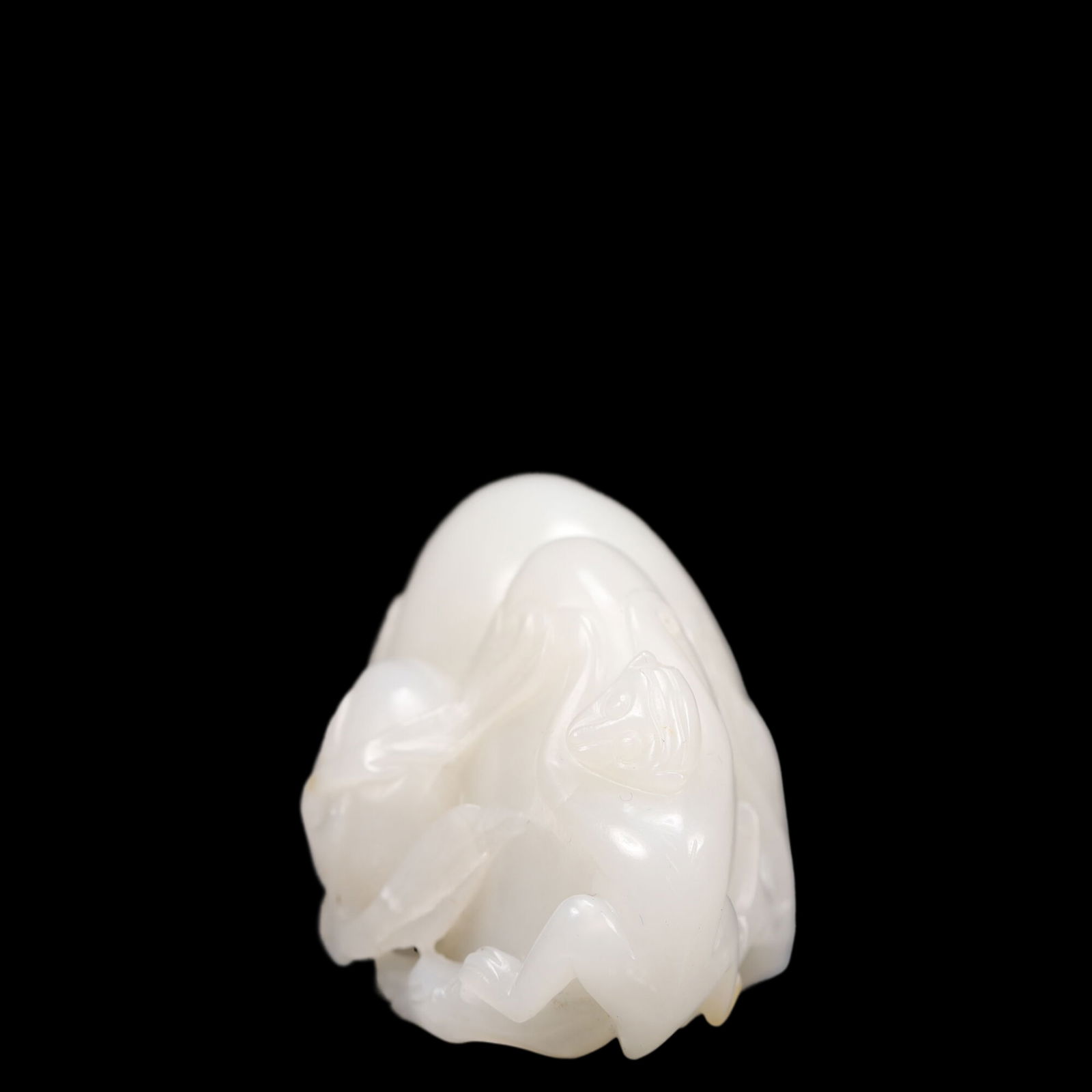 An Exquisite White Jade Monkey Pattern Peach Ornament - 5