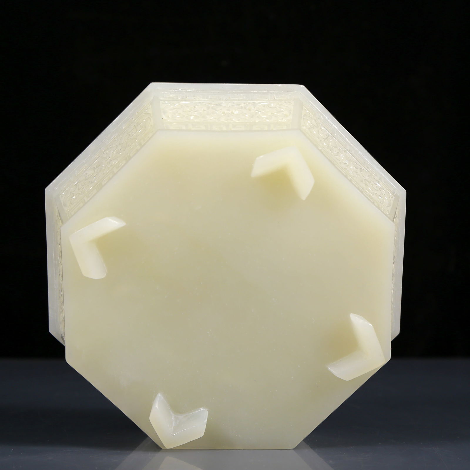 An Exquisite White Jade Flower Pattern Box with Base - 6