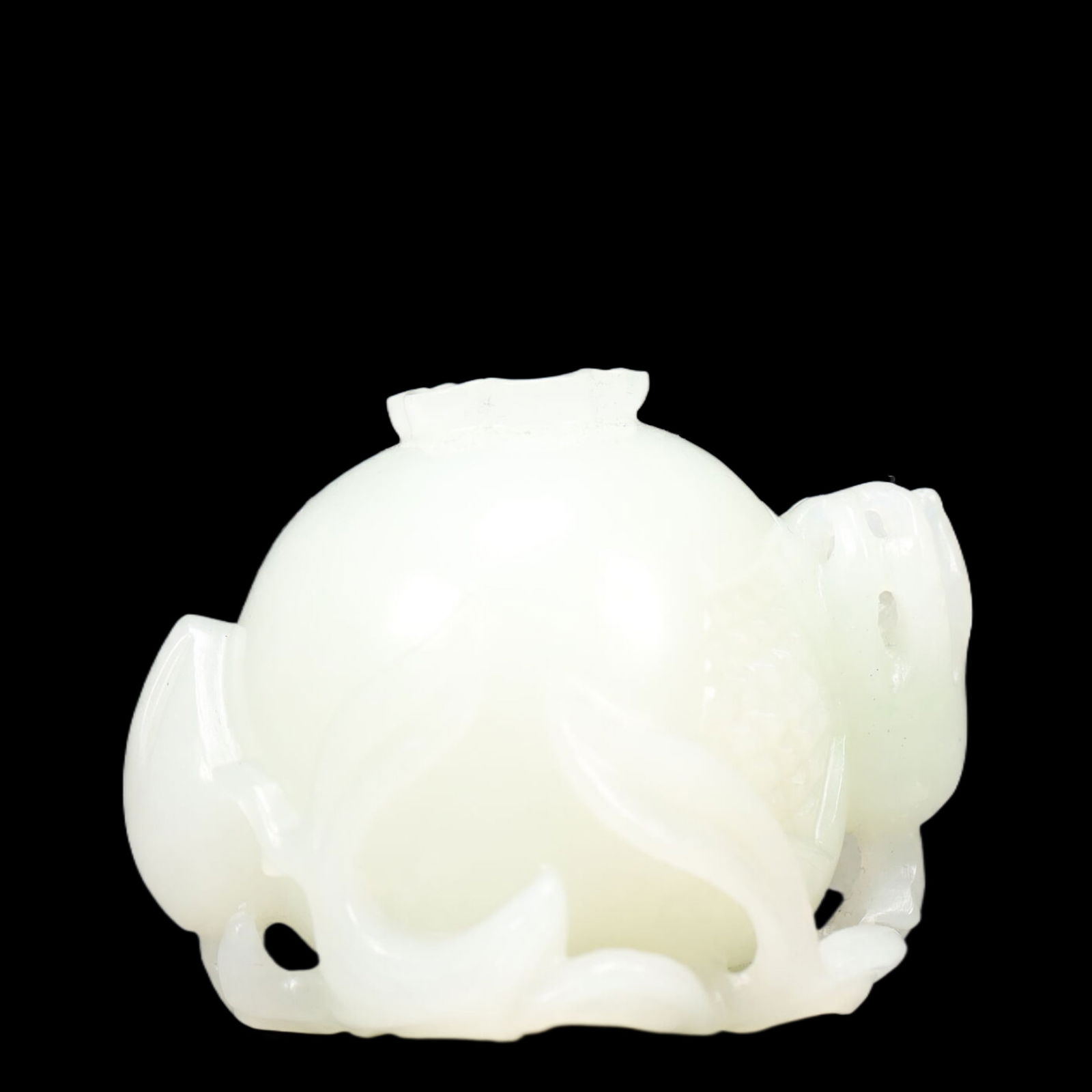An Exquisite White Jade Pomegranate Ornament: An Exquisite White Jade Pomegranate Ornament, Qing Dynasty, China, Size:2inx1.8in, Weight:149g 