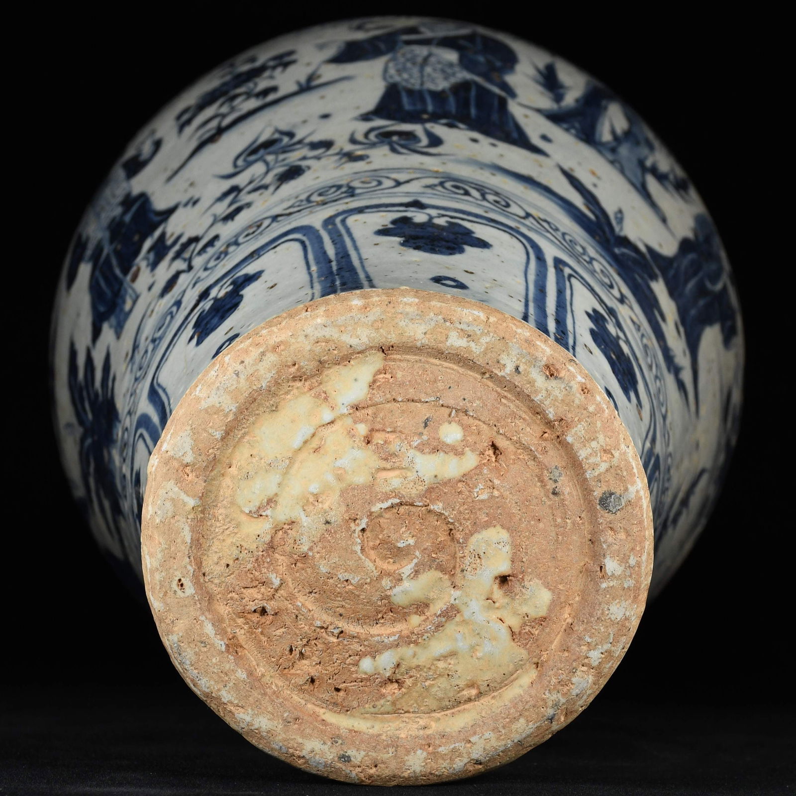 A Huge Blue and White Figure Pattern Vase - 9