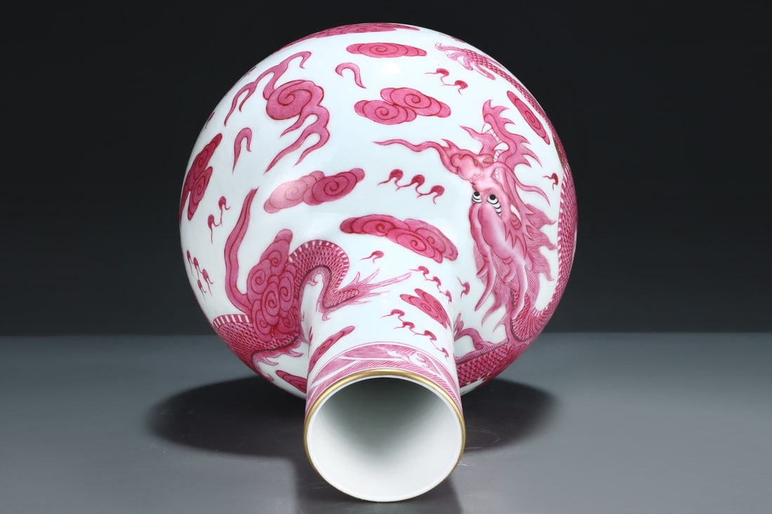 A Huge Ruby Red-Glazed Painted Gold Auspicious Cloud and Dragon Pattern Vase,With Vertical Scroll - 4