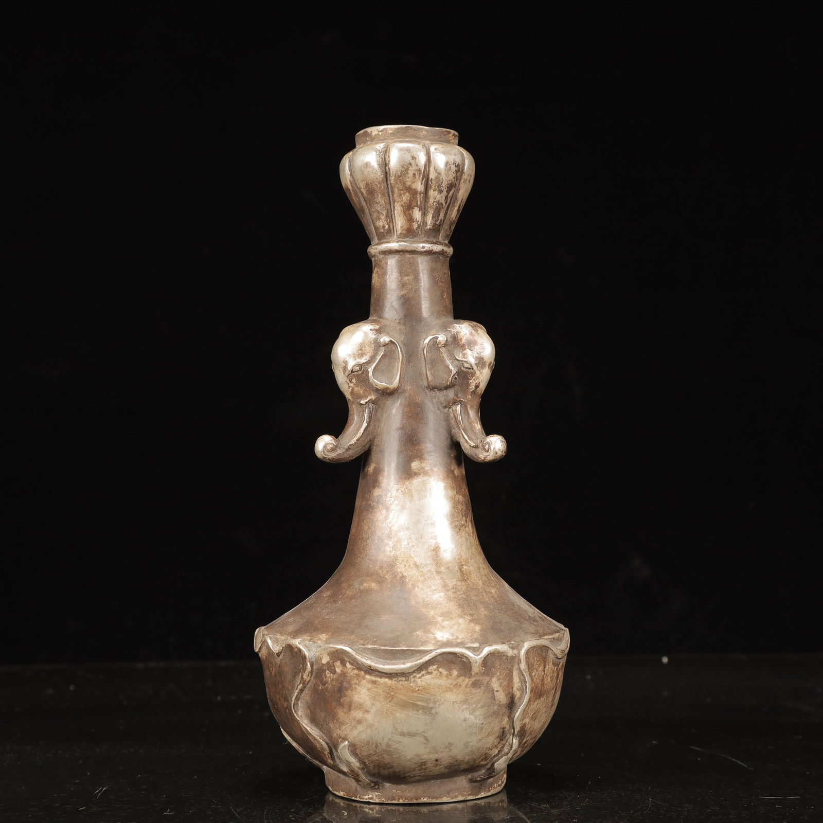 An Exquisite Silver Elephant -Ears Vase: An Exquisite Silver Elephant -Ears Vase,Ming Dynasty, China,Xuande Six-character Mark,Size:5.1inx5.1inx9.8in,Weight:1150g 