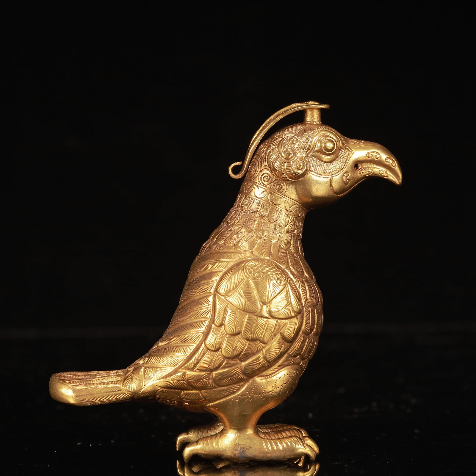 An Exquisite Gilt Bronze Bird Ornament (1 of 7)