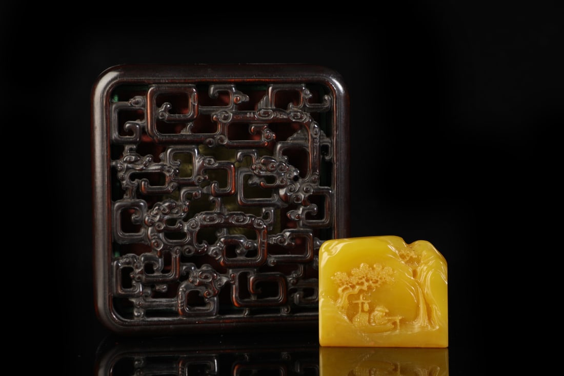 An Exquisite Tianhuang Stone Landscape and Figure Pattern Seal: An Exquisite Tianhuang Stone Landscape and Figure Pattern Seal,Qing Dynasty, China,Size:1.8inx2in ,Weight:73g 