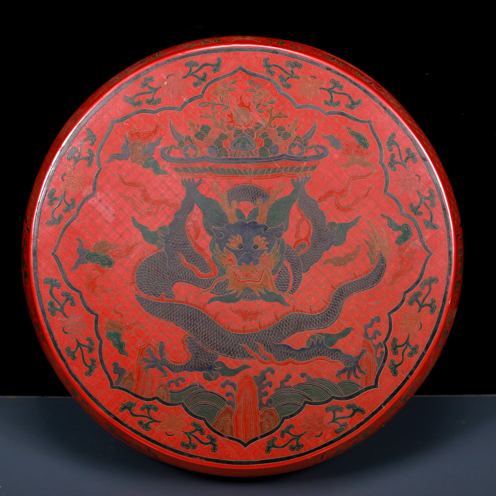 A Rare Carved Red Lacquer Dragon Pattern Box - 5