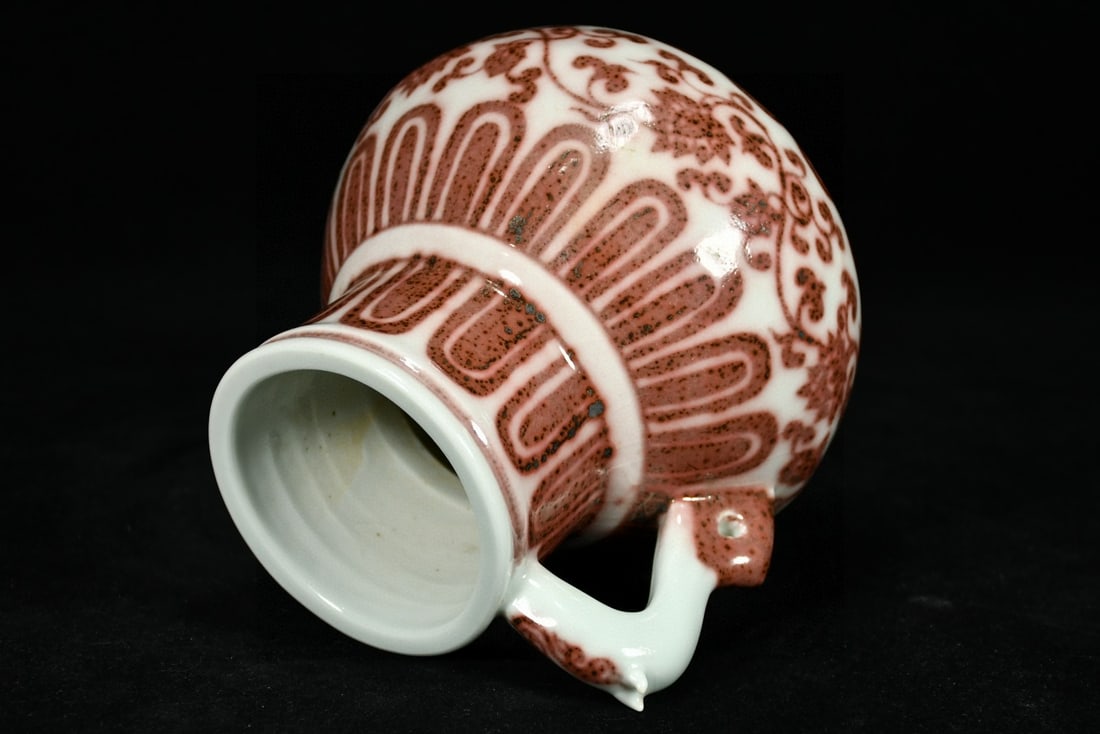 An Exquisite Underglaze-Red Lotus PatternPot - 6