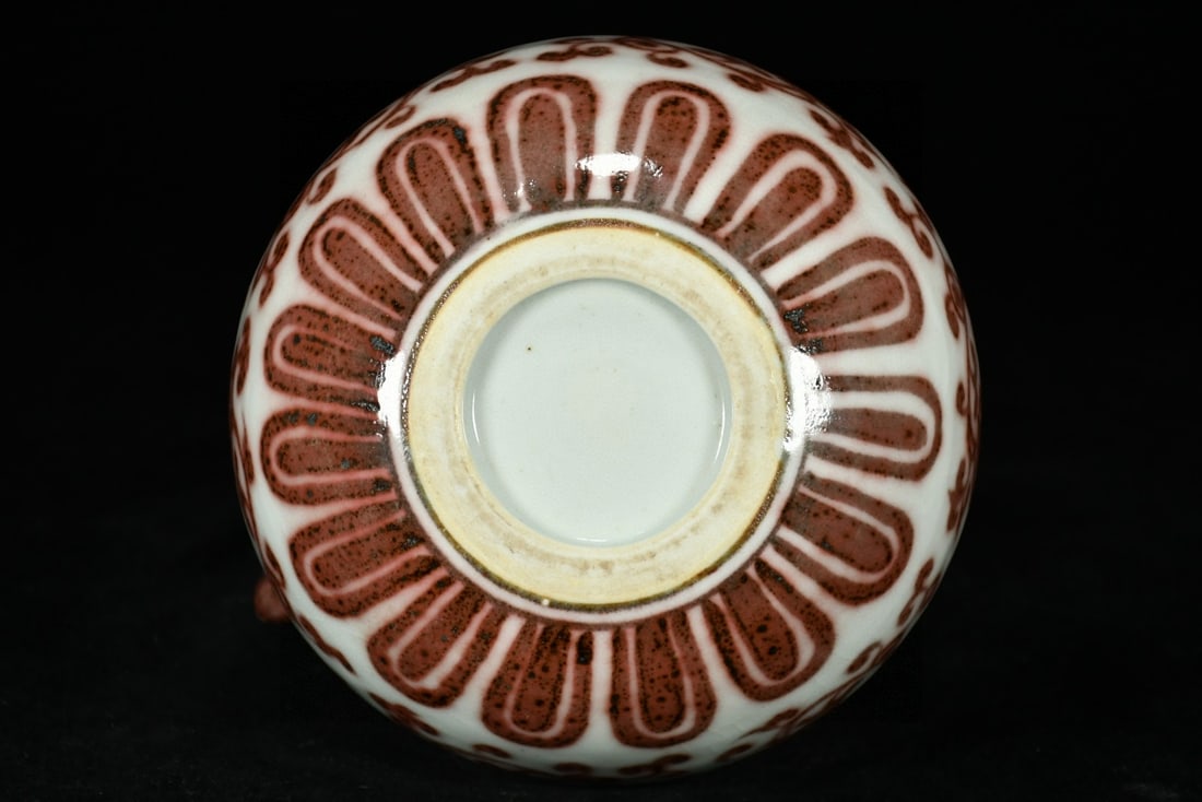 An Exquisite Underglaze-Red Lotus PatternPot - 9