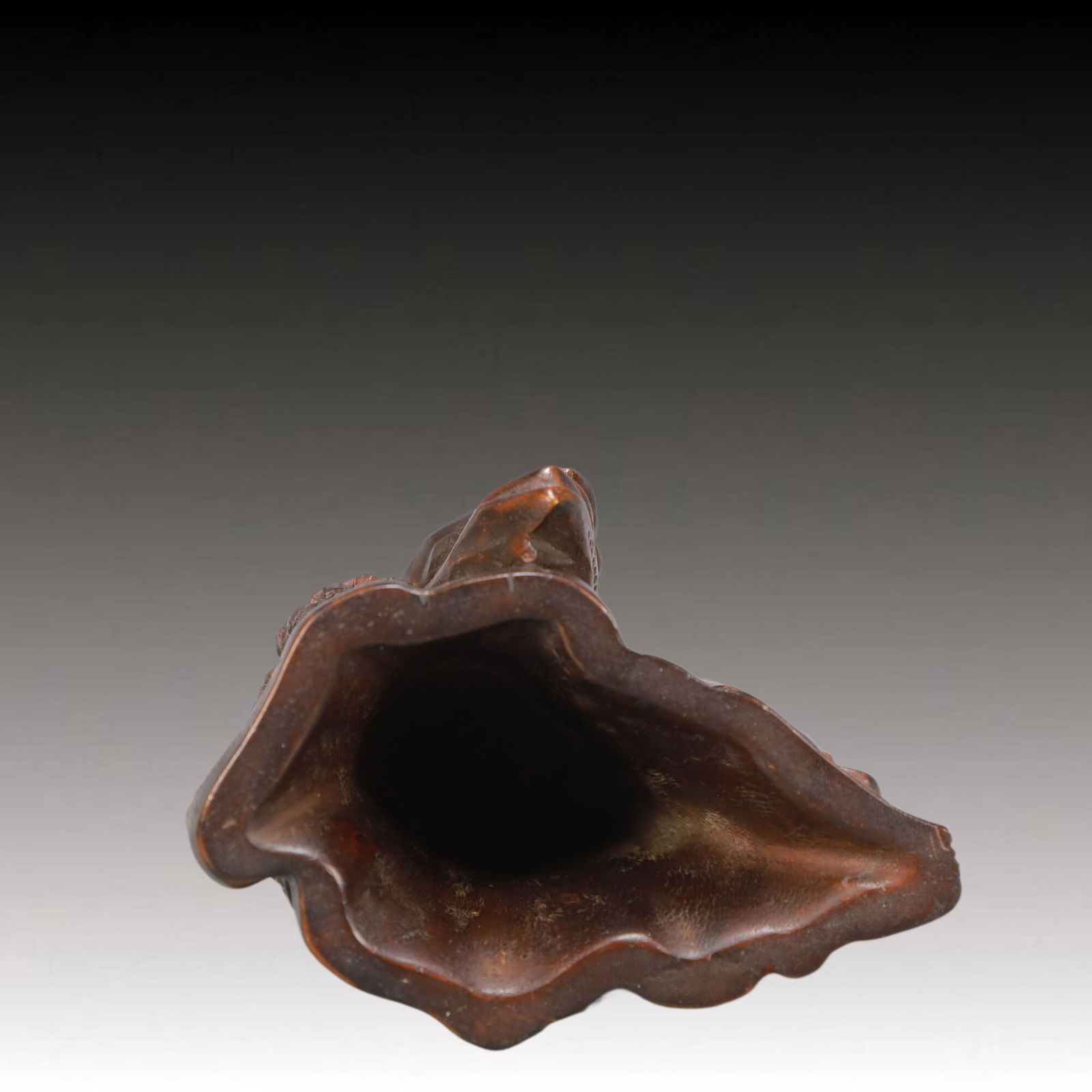 An Exquisite Eaglewood Figure Pattern Brush Pot - 5