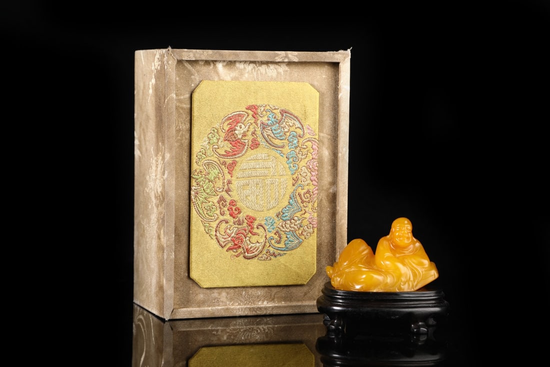 An Exquisite Tianhuang Stone Maitreya Buddha Ornament: An Exquisite Tianhuang Stone Maitreya Buddha Ornament,Qing Dynasty, China,Shangjun Mark,Size:2inx2.8in,Weight:114g 