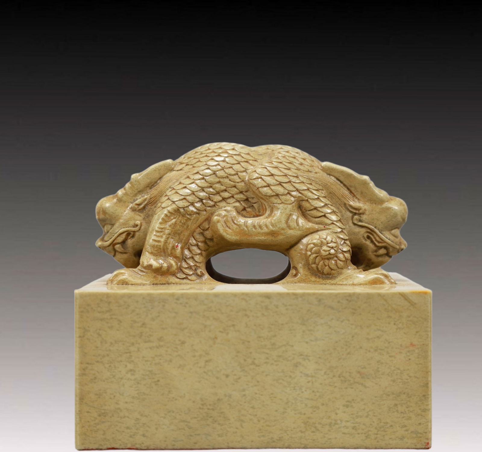 An Exquisite Shoushan Stone Auspicious Beast Seal: An Exquisite Shoushan Stone Auspicious Beast Seal,Qing Dynasty, China,Qianlong Six-character Mark,Size:3.5inx3in,Weight:900g 寿山石瑞兽印章,中国&#